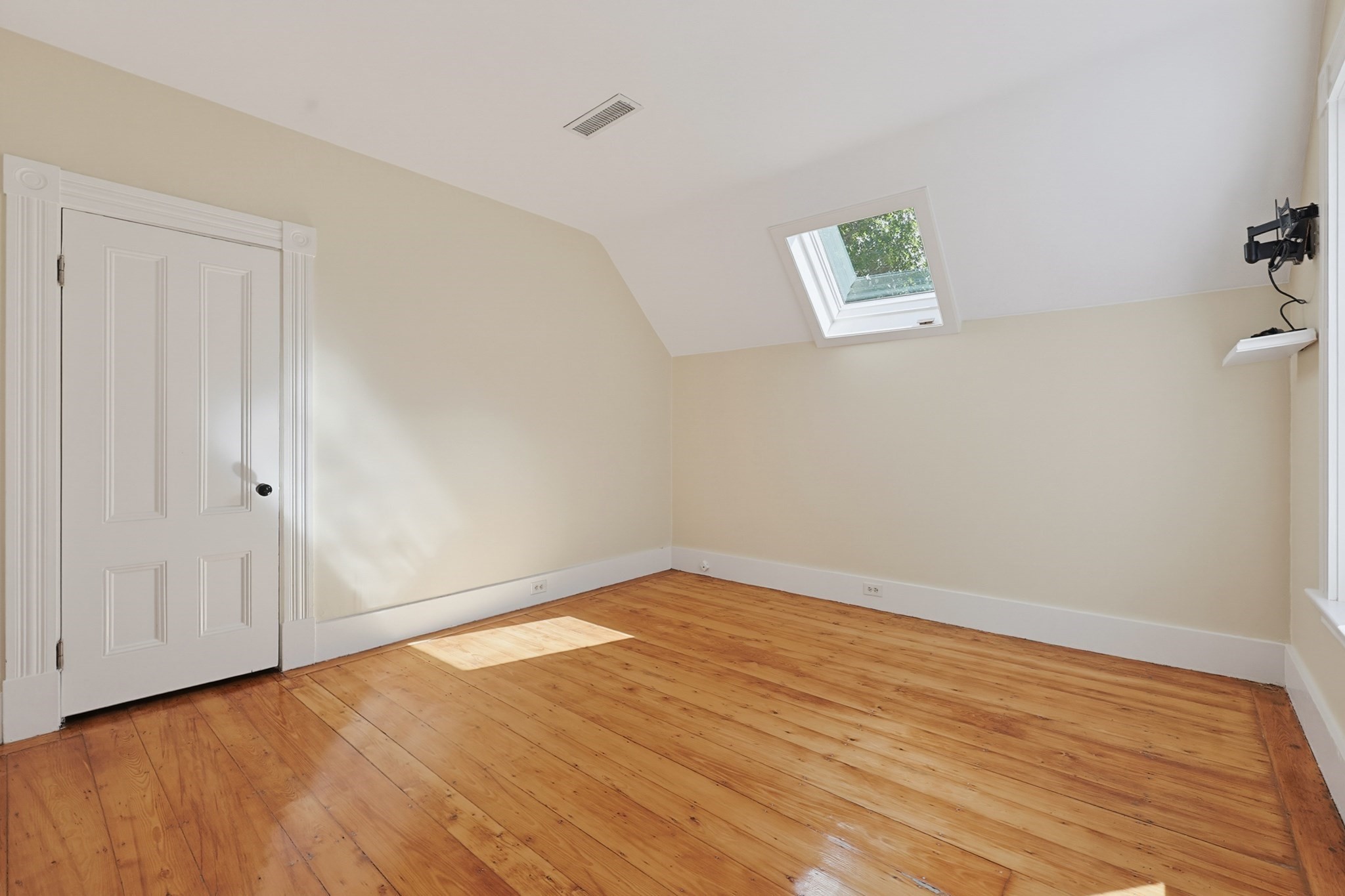 112 Greenwood Ave Property Photo 23