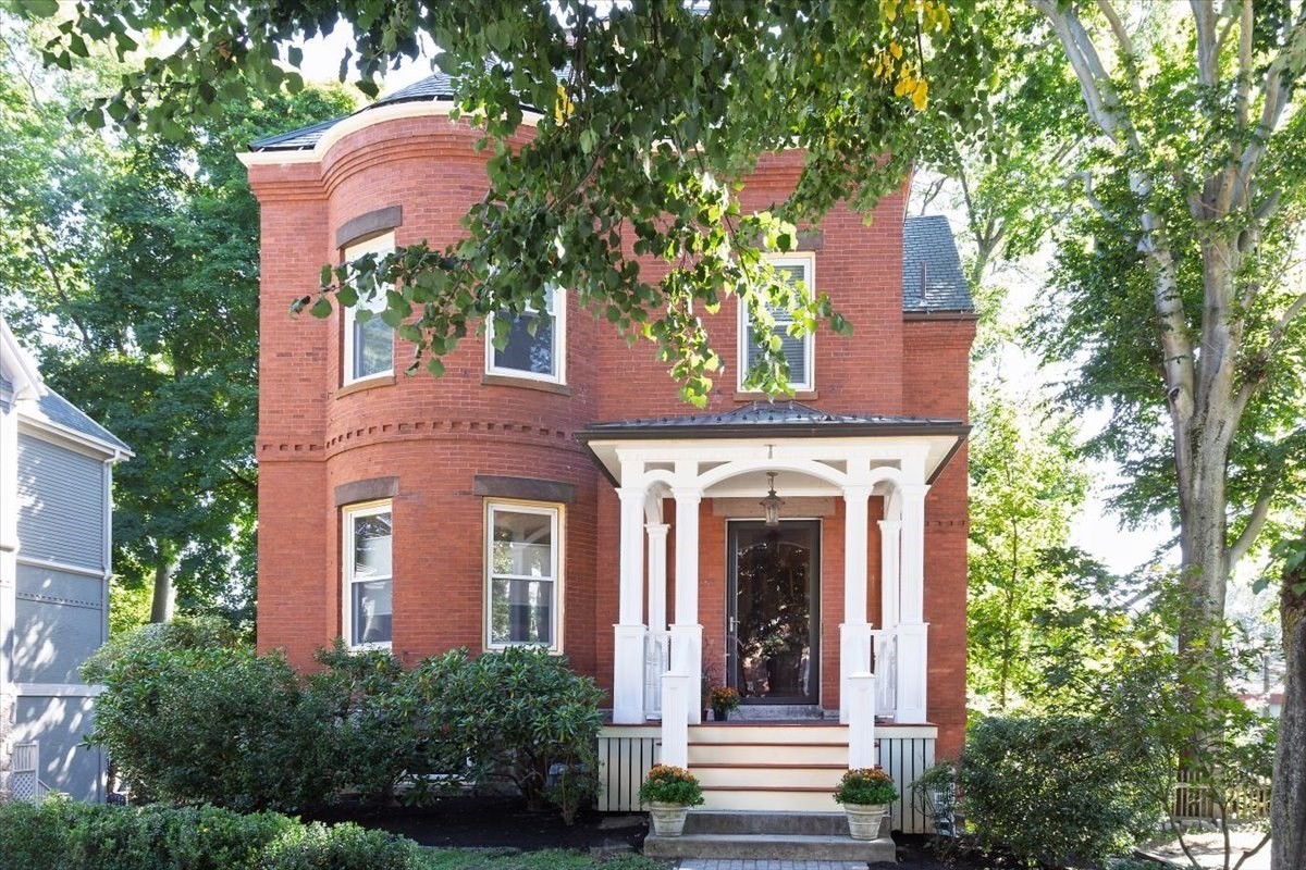 16 Kent Sq. # 2 Property Photo 1