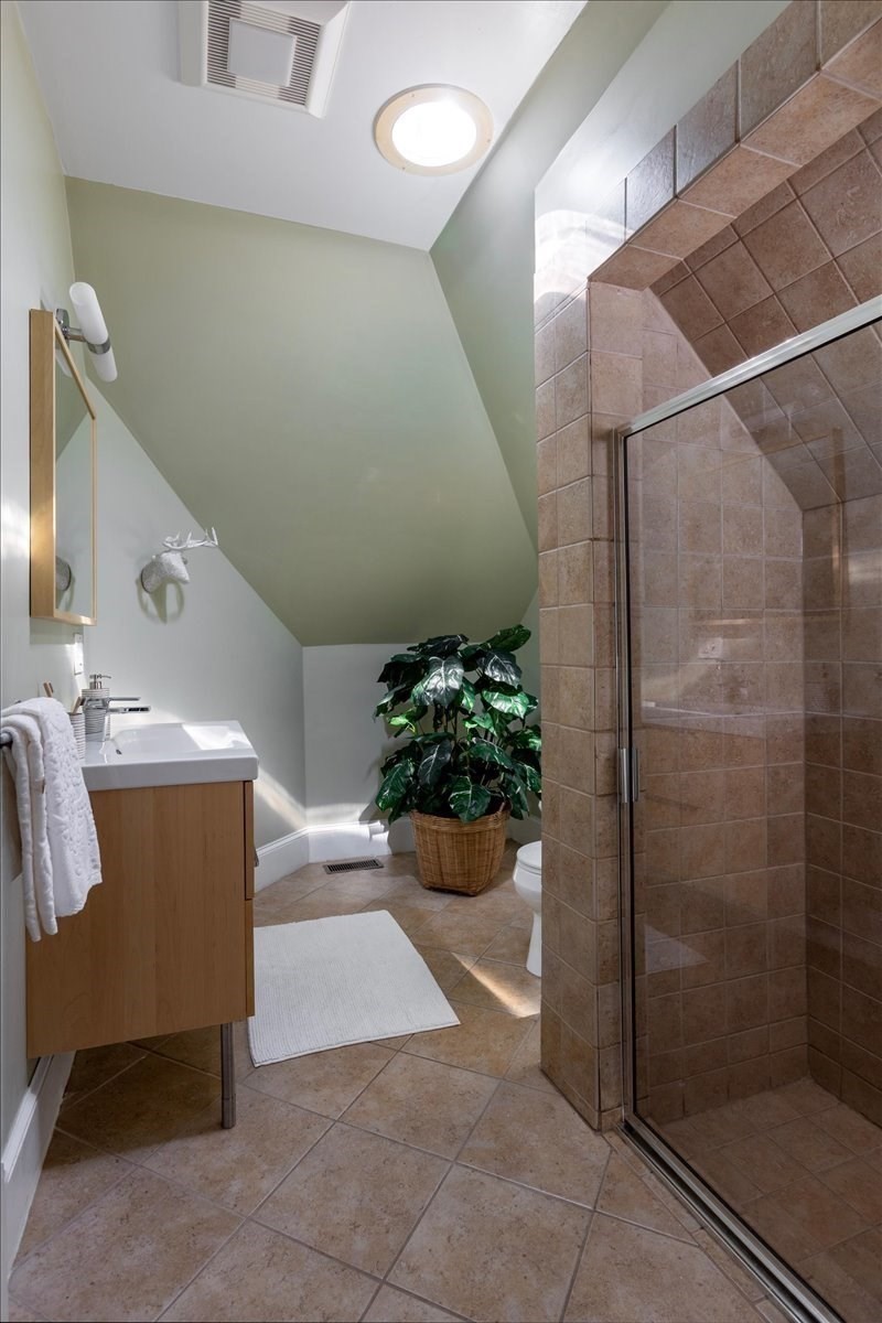 16 Kent Sq. # 2 Property Photo 19