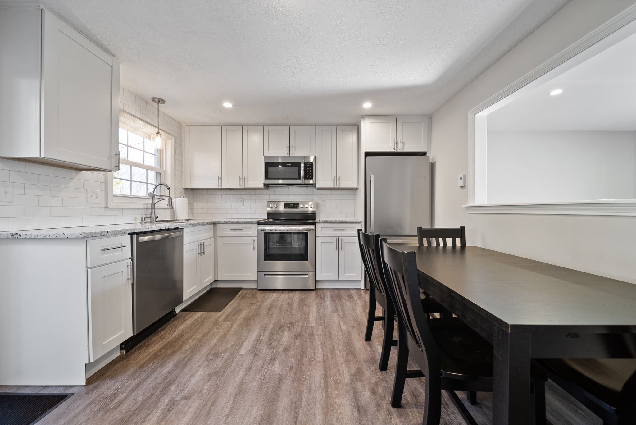 140 Old Ferry Rd # M Property Photo 4