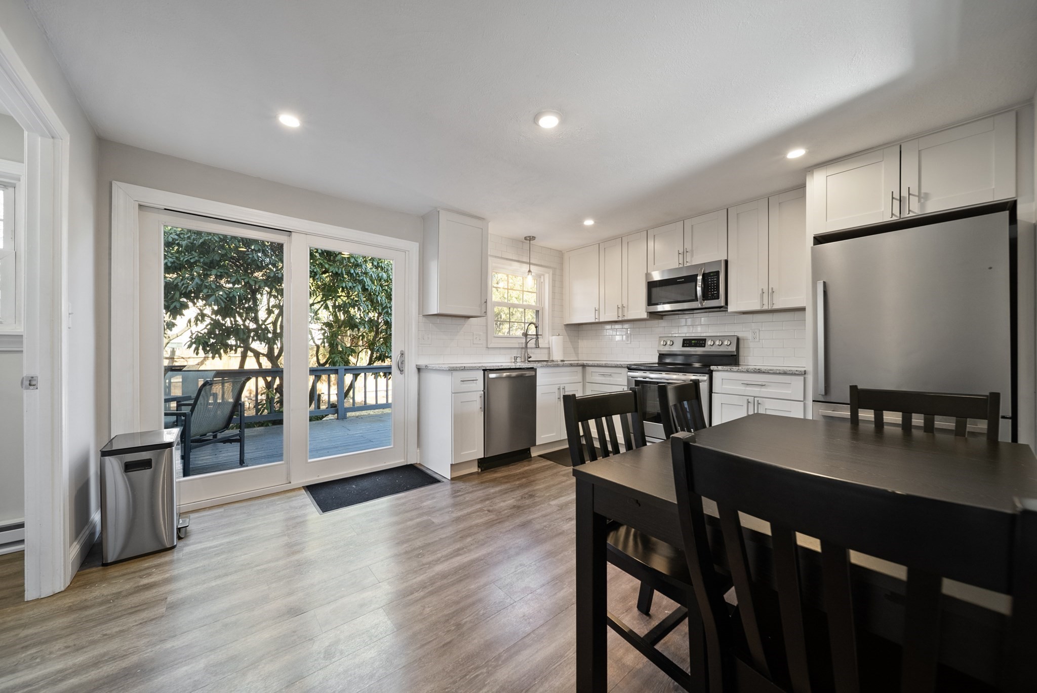 140 Old Ferry Rd # M Property Photo 6