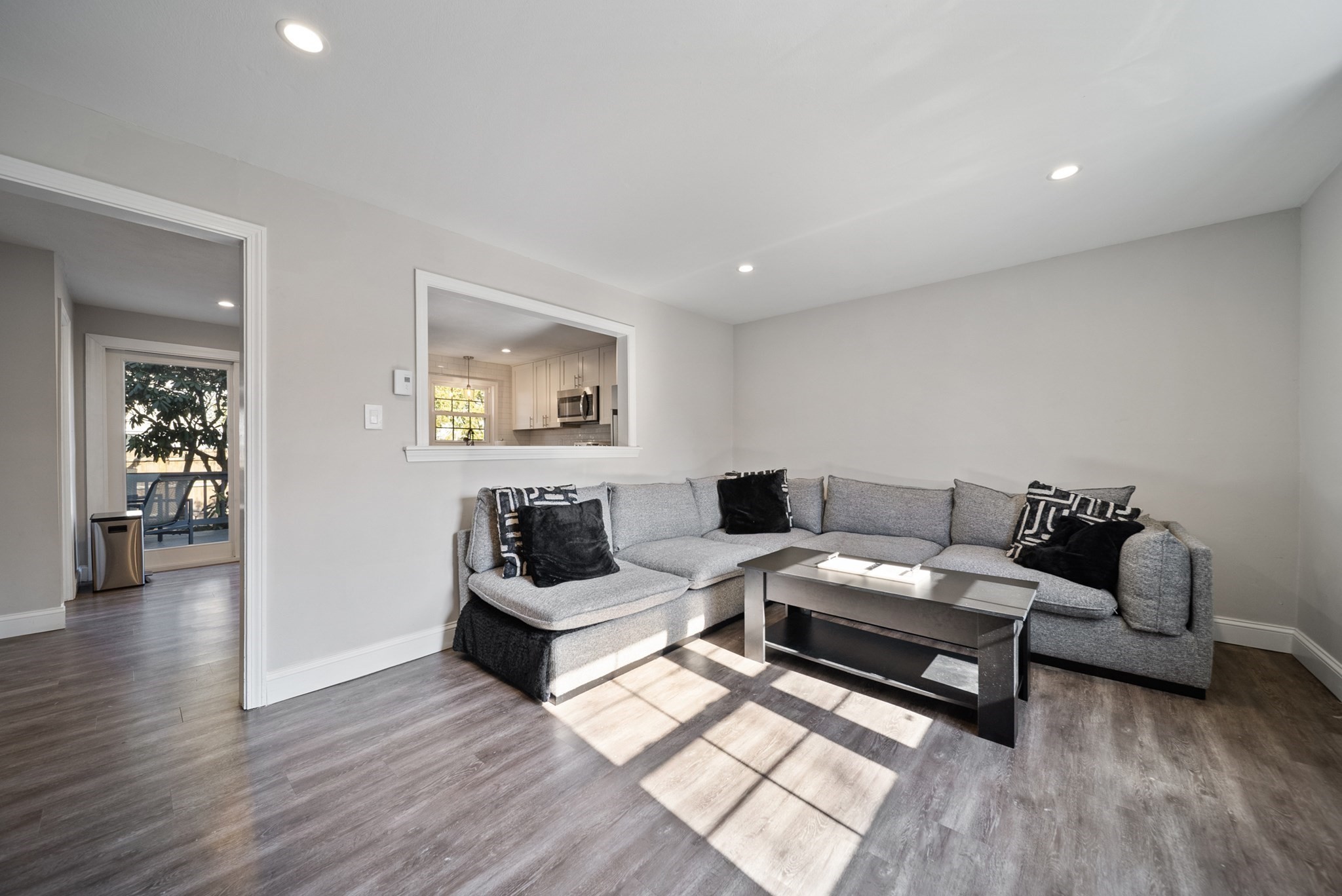 140 Old Ferry Rd # M Property Photo 8