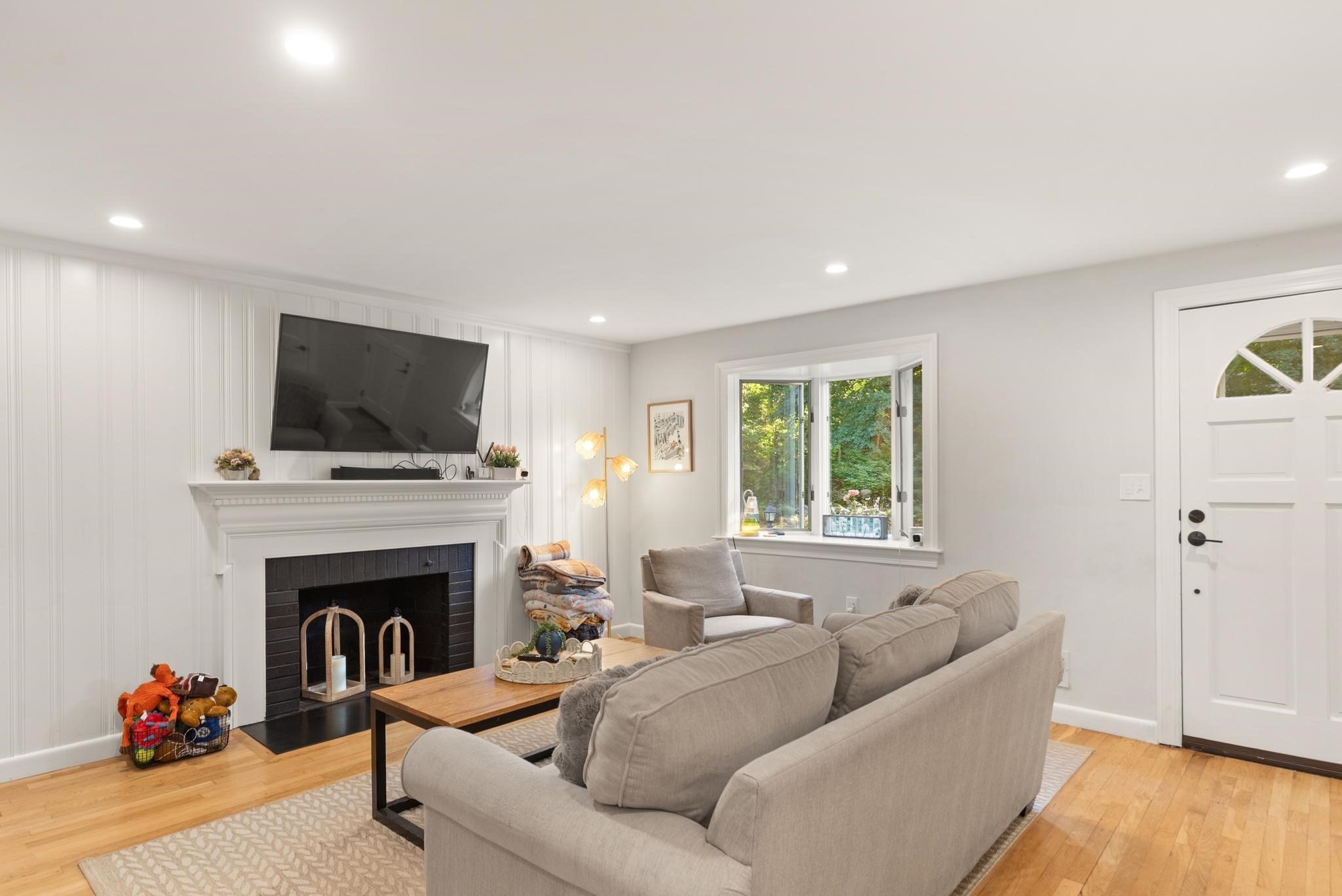 17 Cogswell Ave Property Photo 4