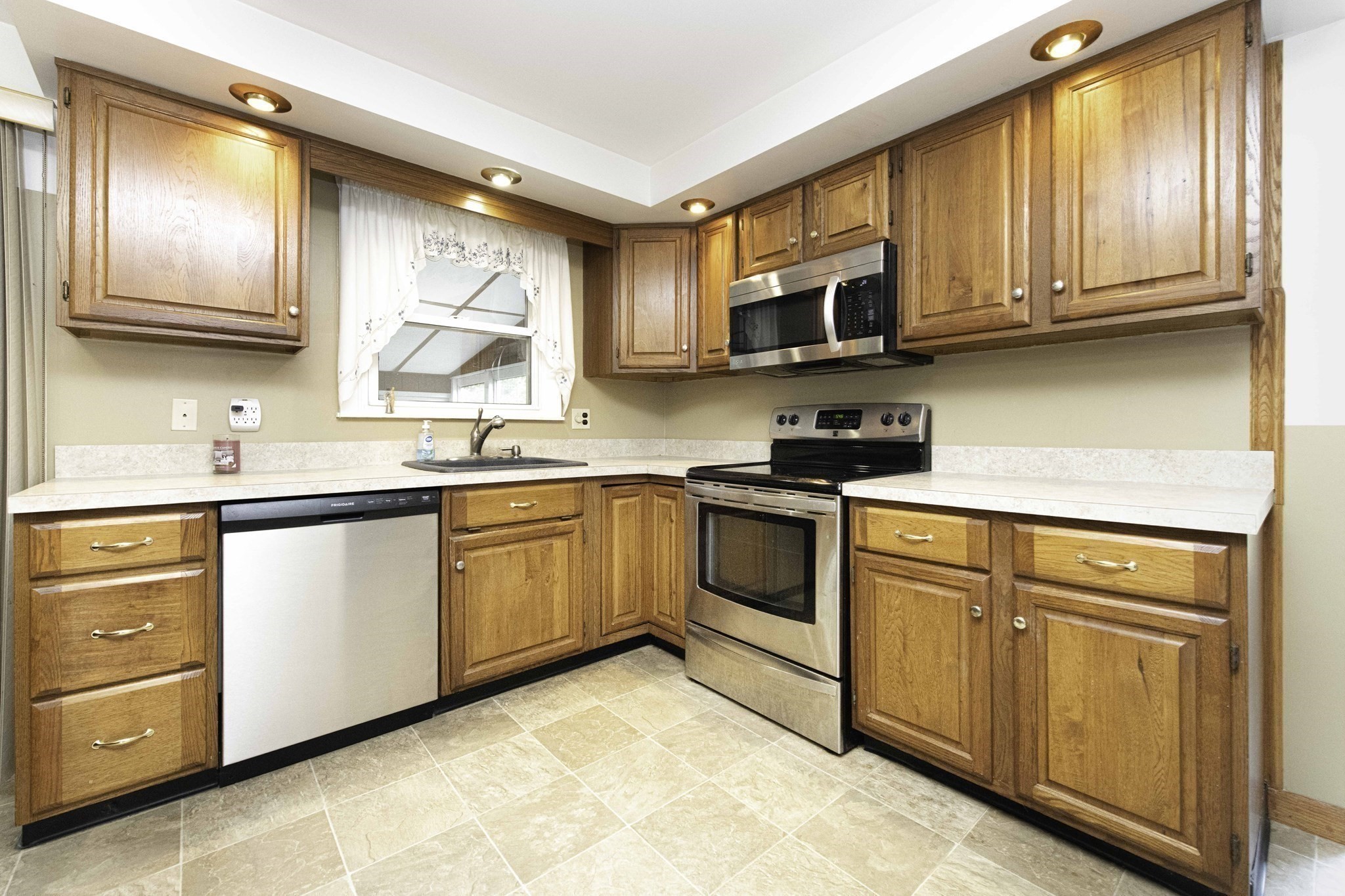283 Harriet Property Photo 12