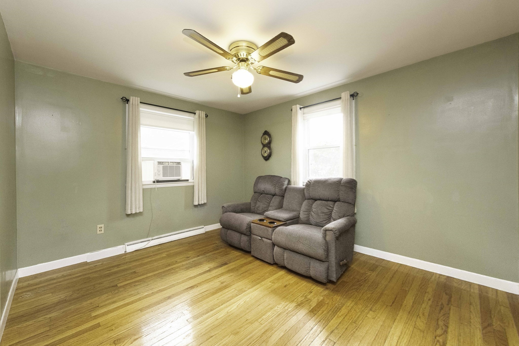 283 Harriet Property Photo 14