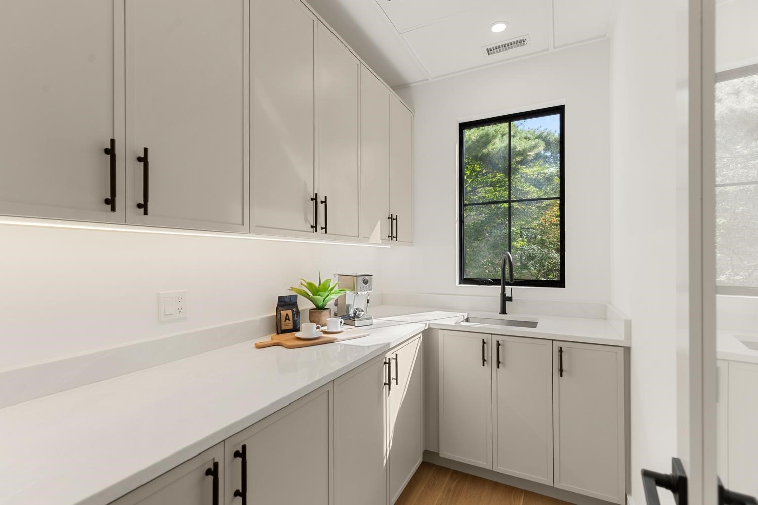470 Quinobequin Property Photo 9