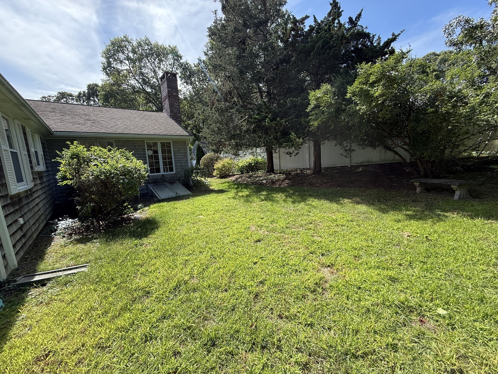 87 Hinckley Circle Property Photo 3