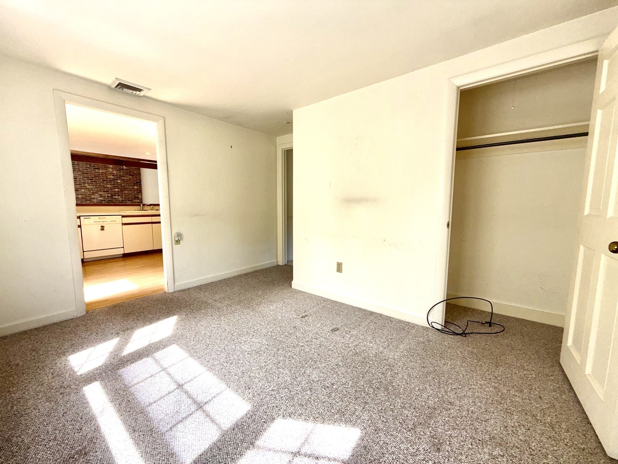 87 Hinckley Circle Property Photo 11