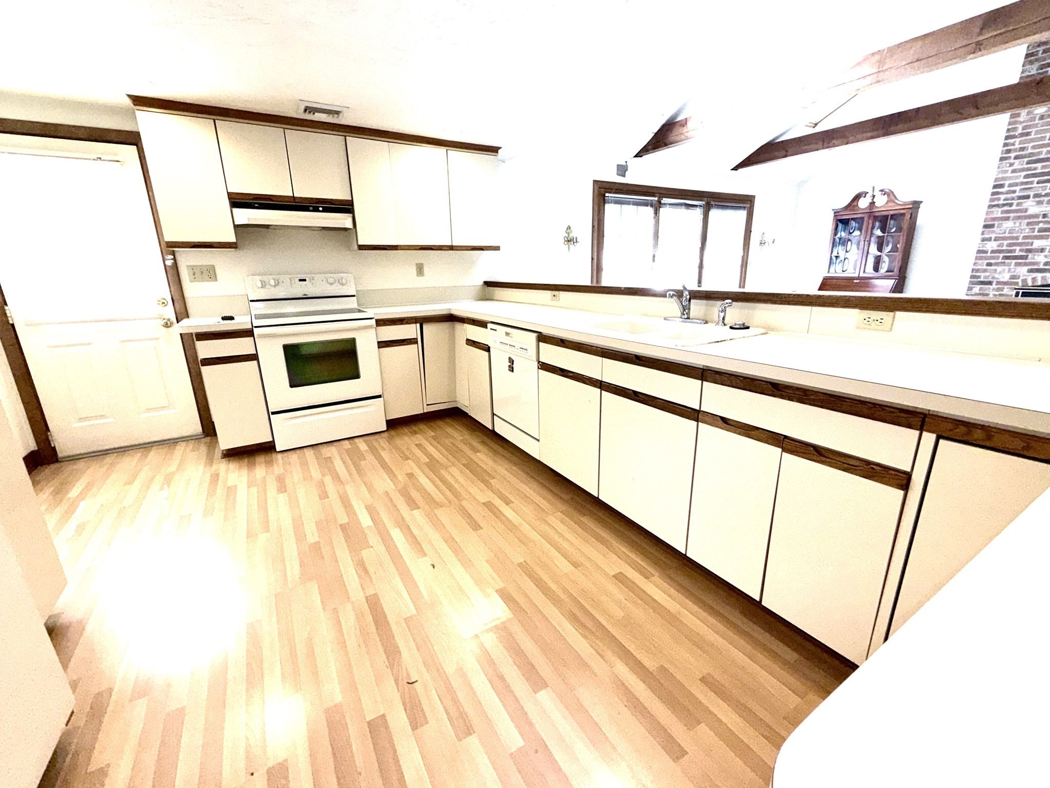 87 Hinckley Circle Property Photo 12