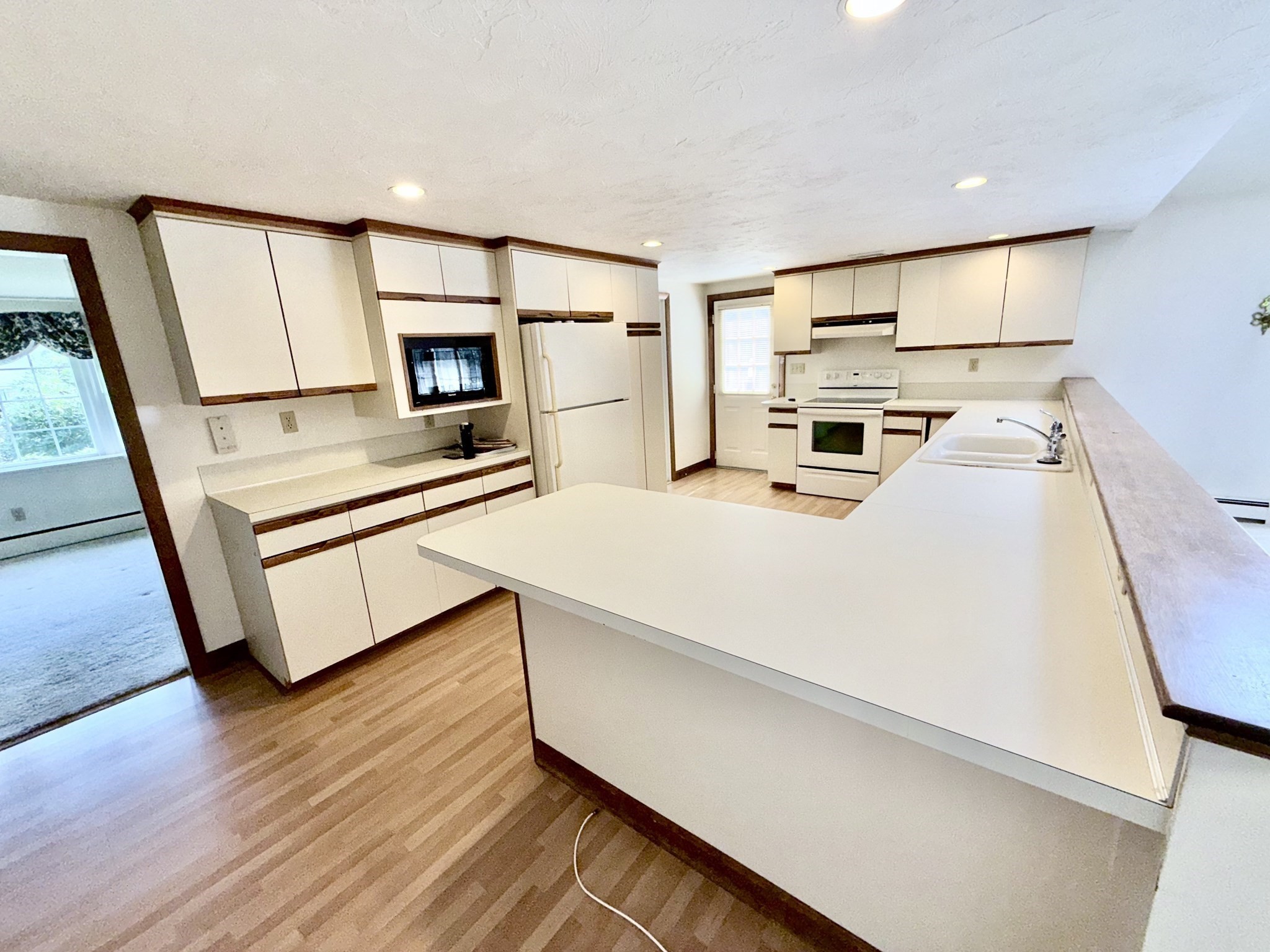 87 Hinckley Circle Property Photo 13