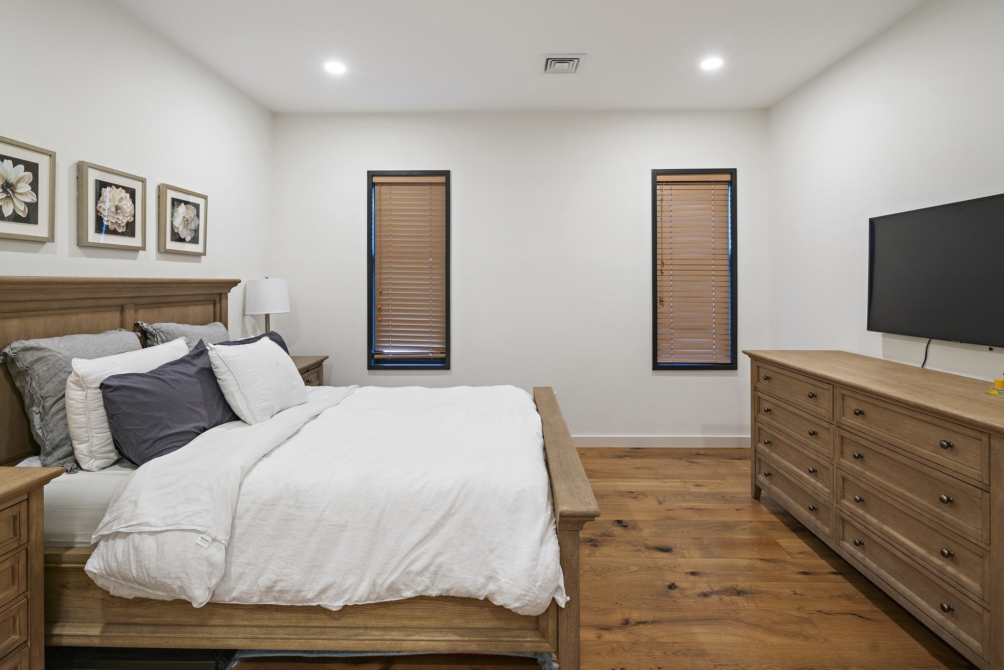 211 Condor # 8 Property Photo 10