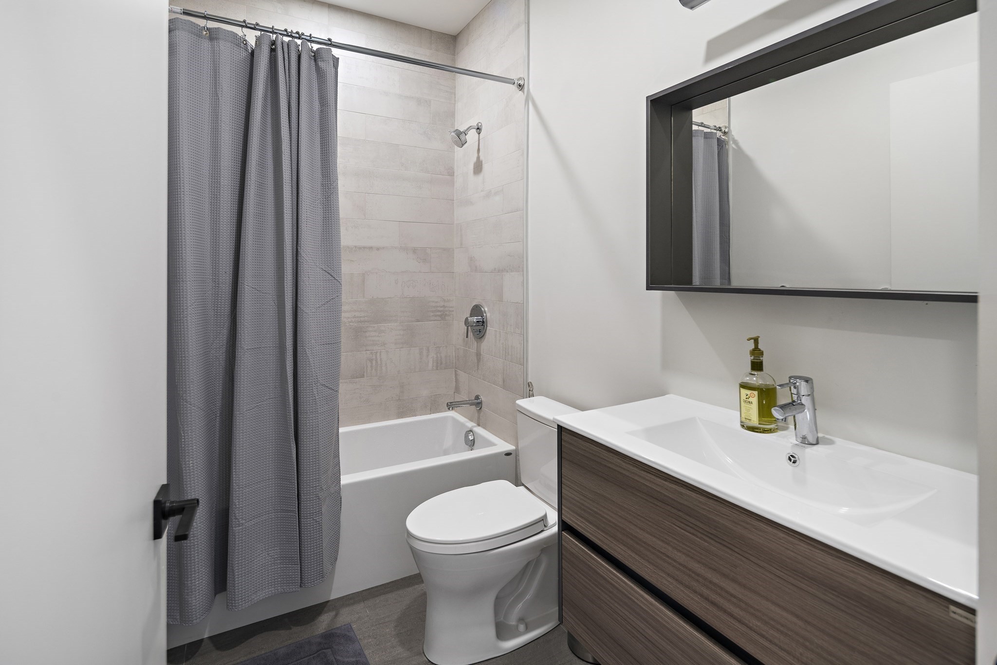 211 Condor # 8 Property Photo 13