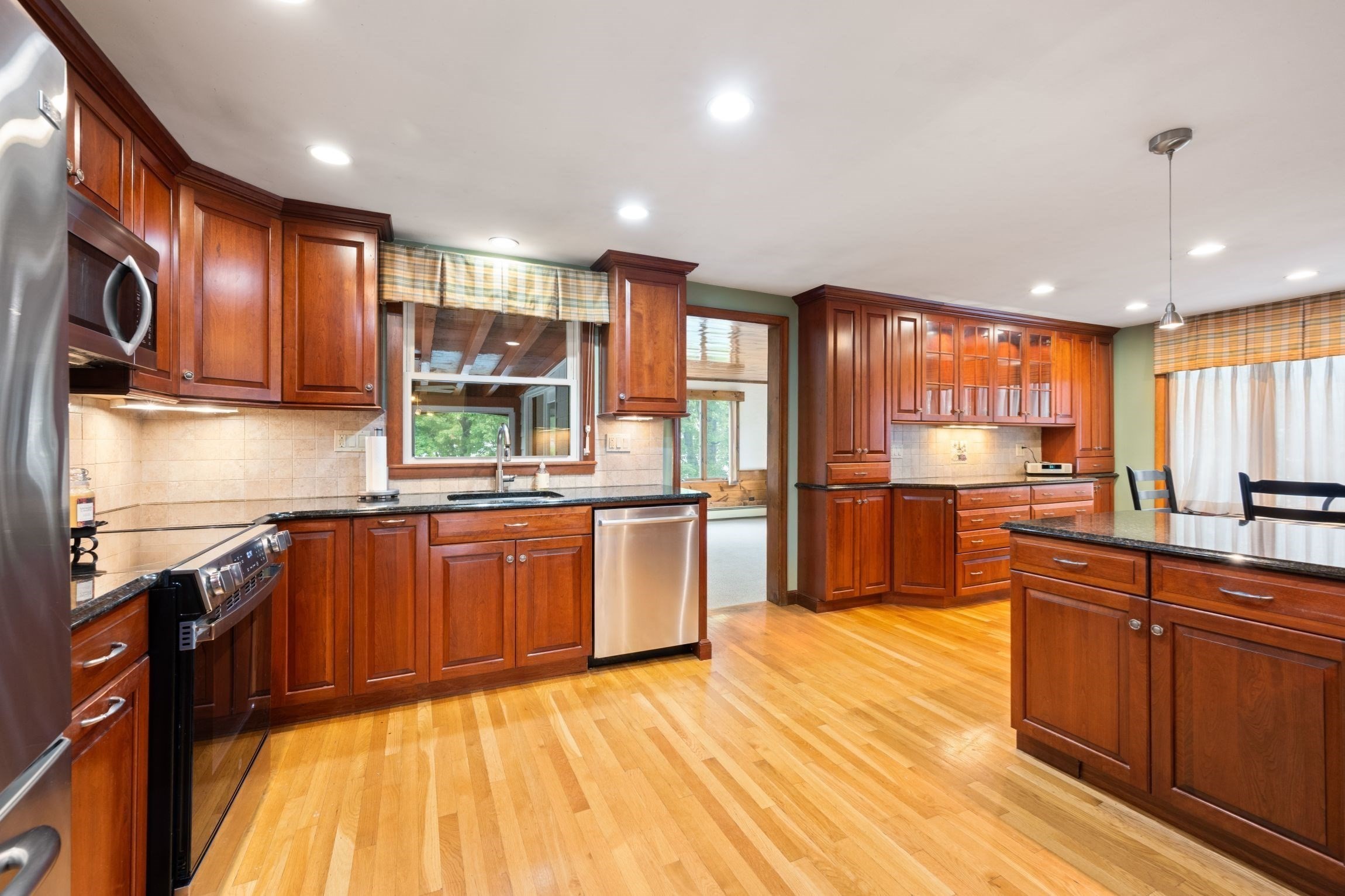 28 Evergreen Avenue Property Photo 3