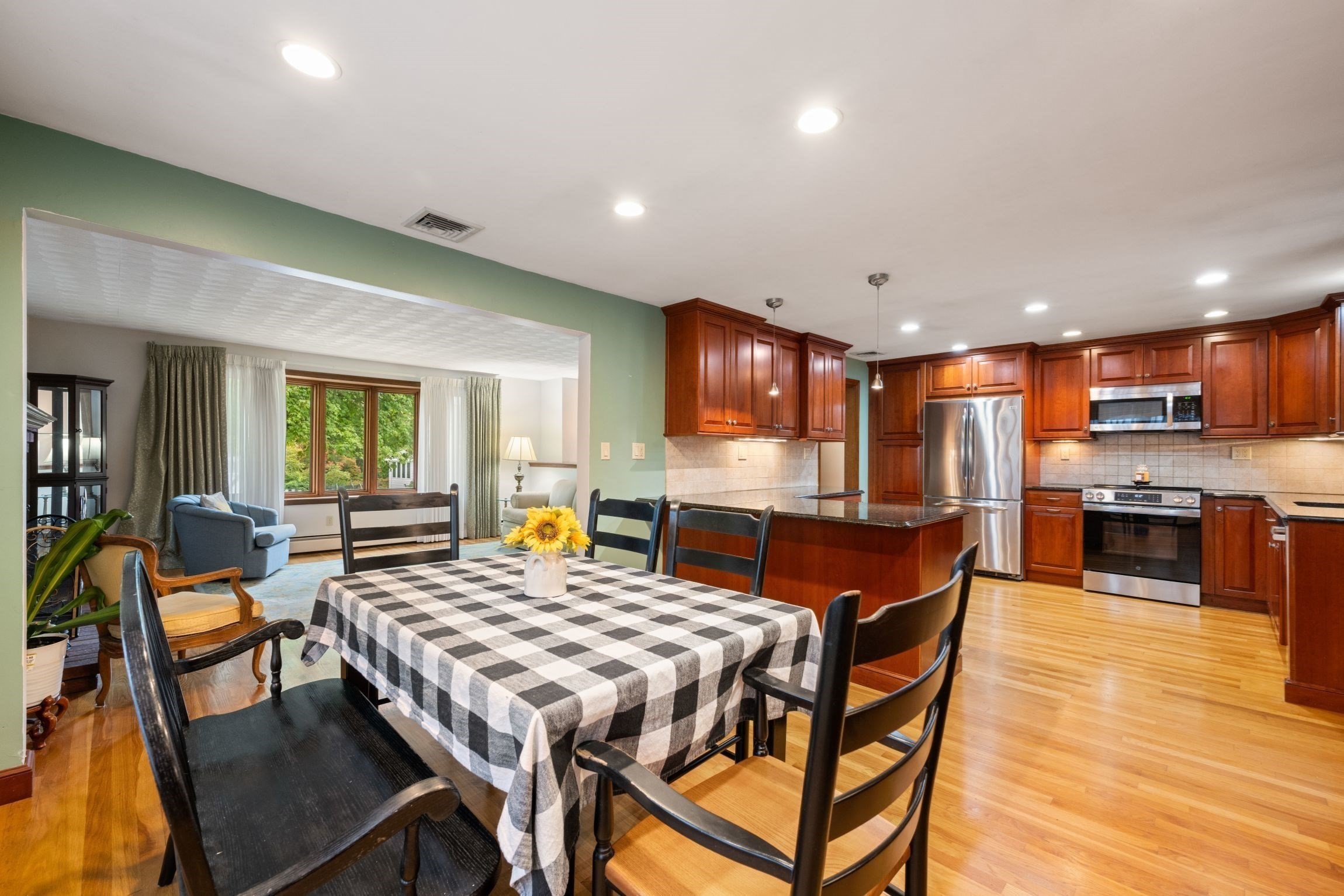 28 Evergreen Avenue Property Photo 7