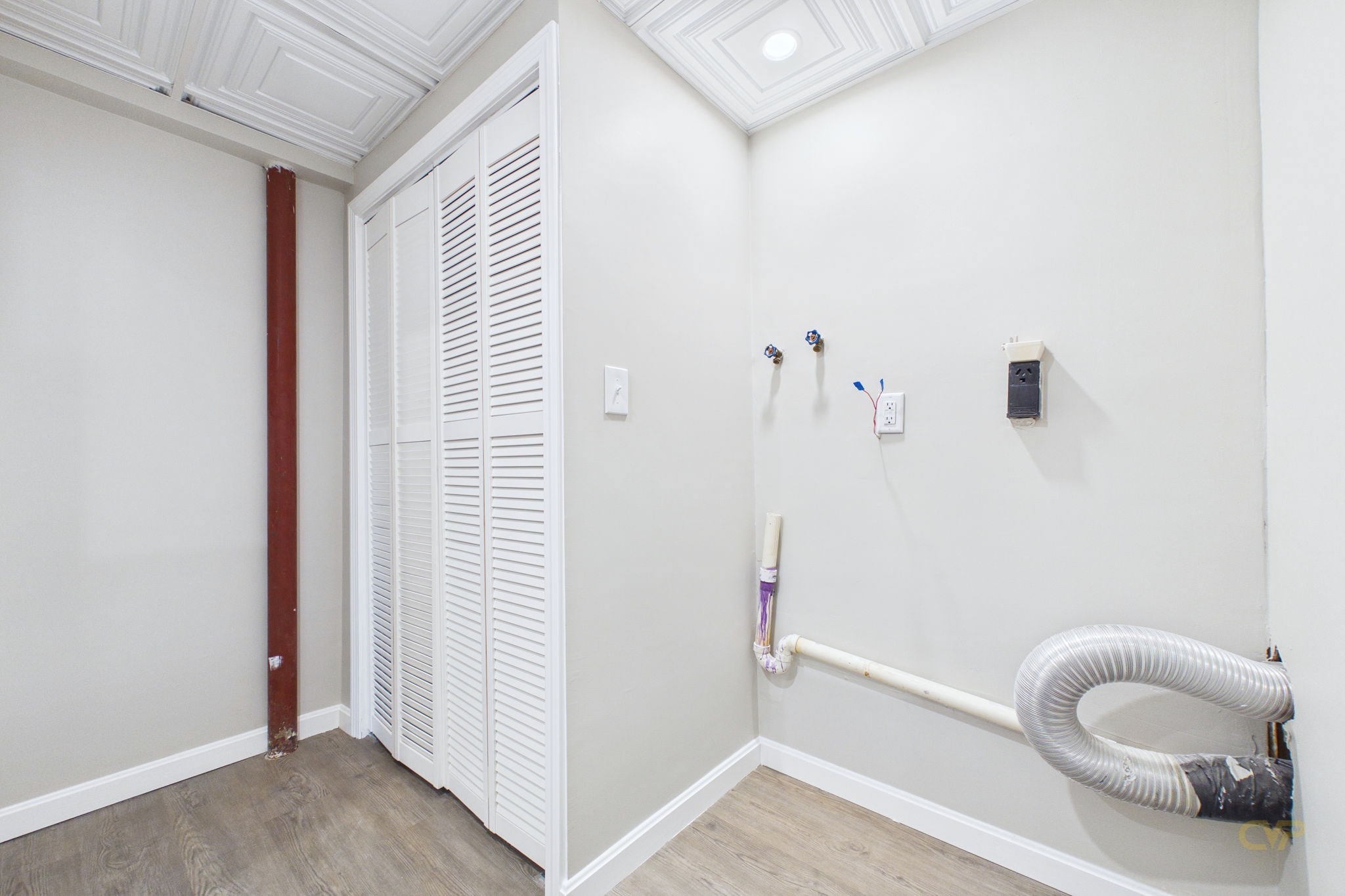 102 Vestal St Property Photo 24
