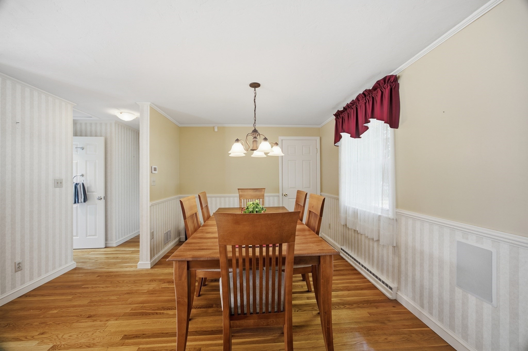 17 Grove Ave Property Photo 7