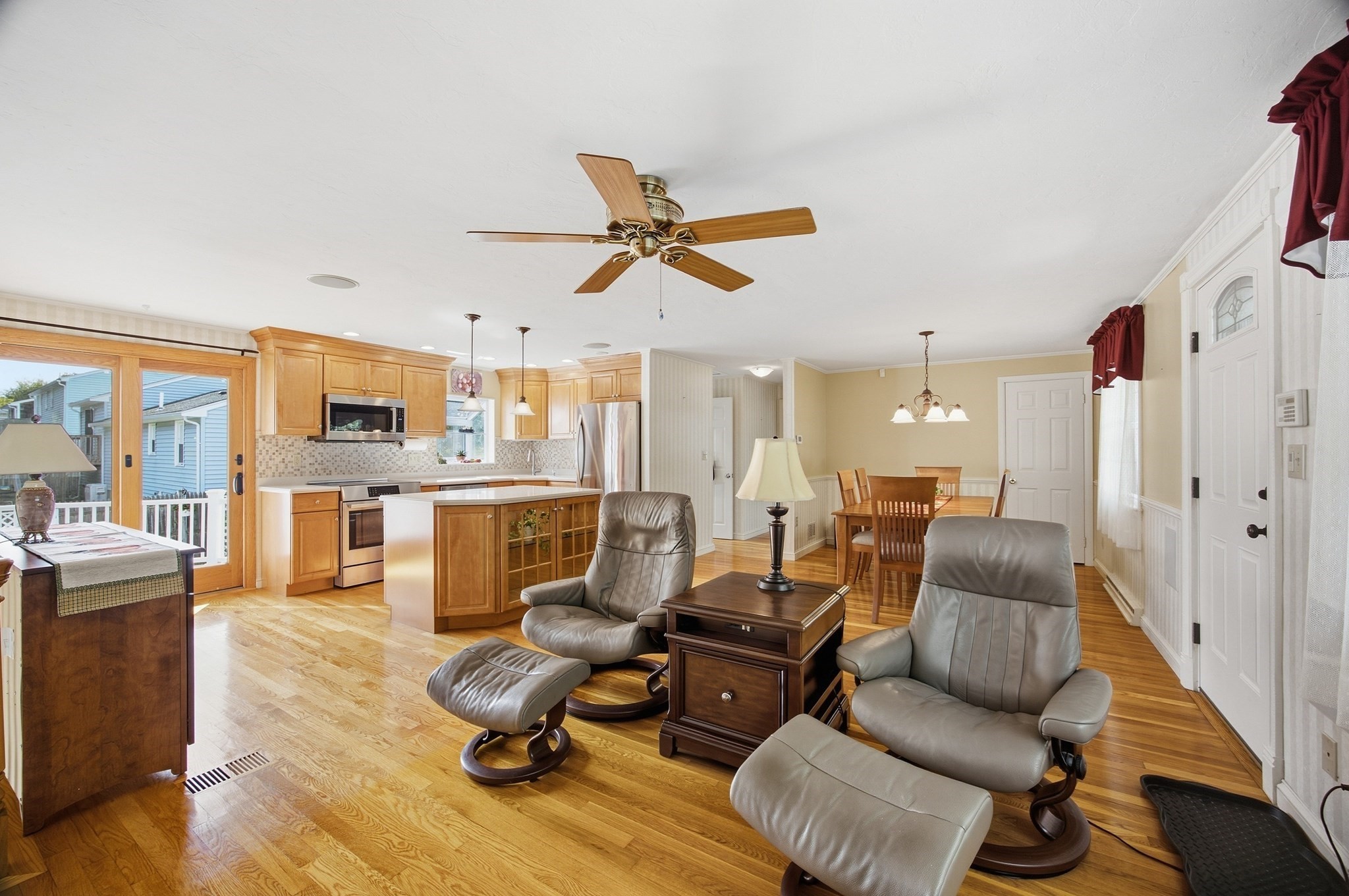 17 Grove Ave Property Photo 9