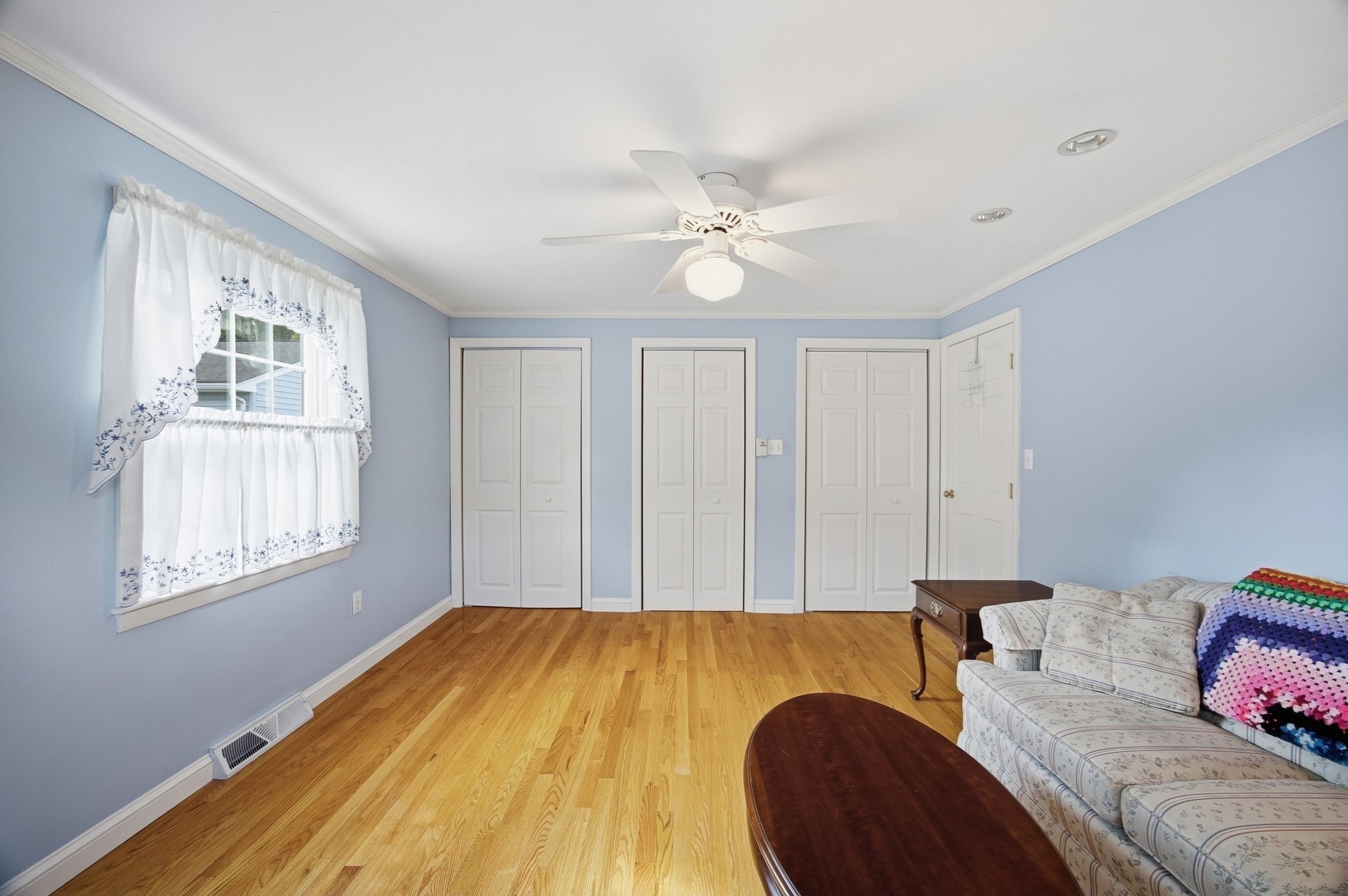 17 Grove Ave Property Photo 16