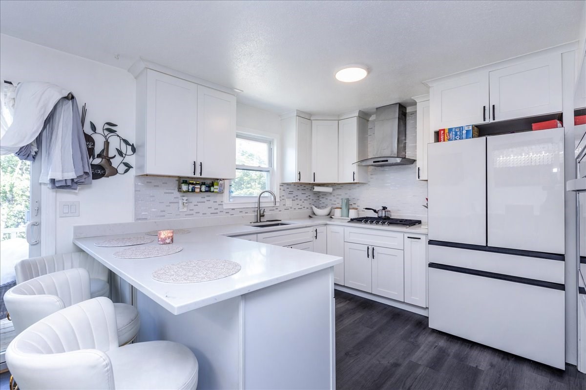 47 Kent St # A Property Photo 8