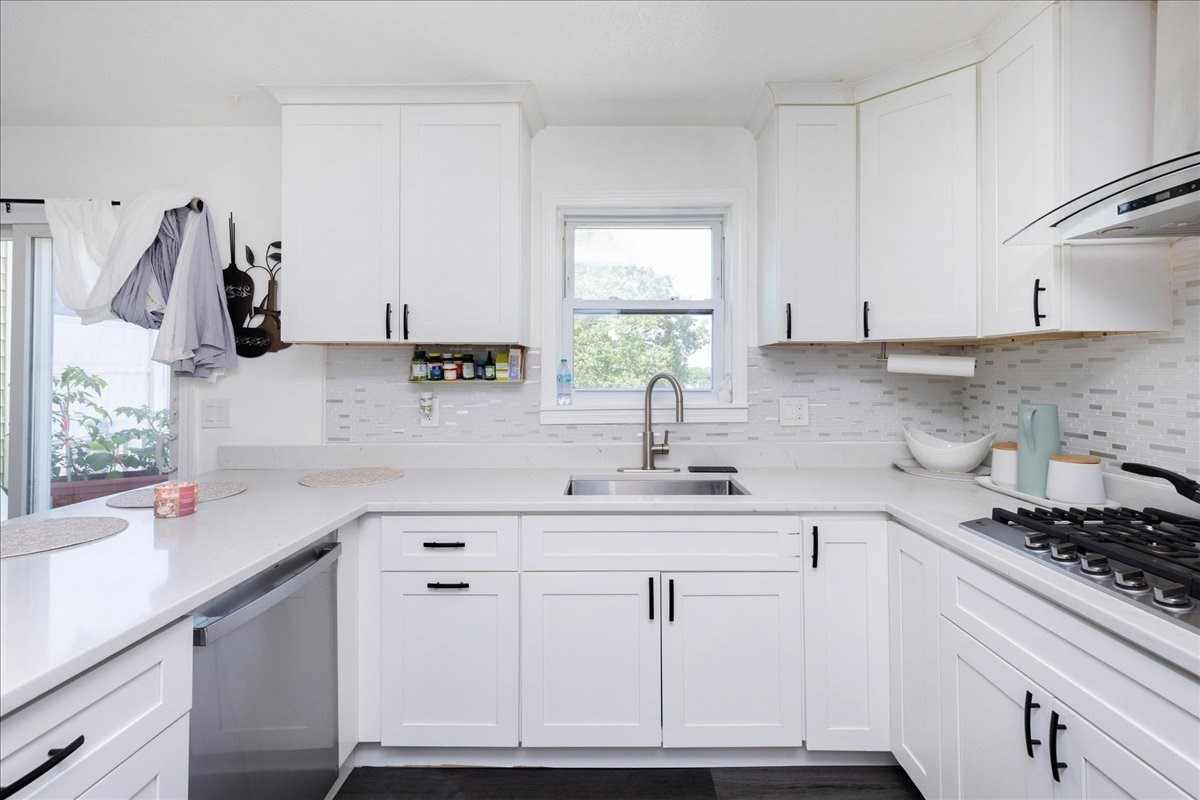 47 Kent St # A Property Photo 9