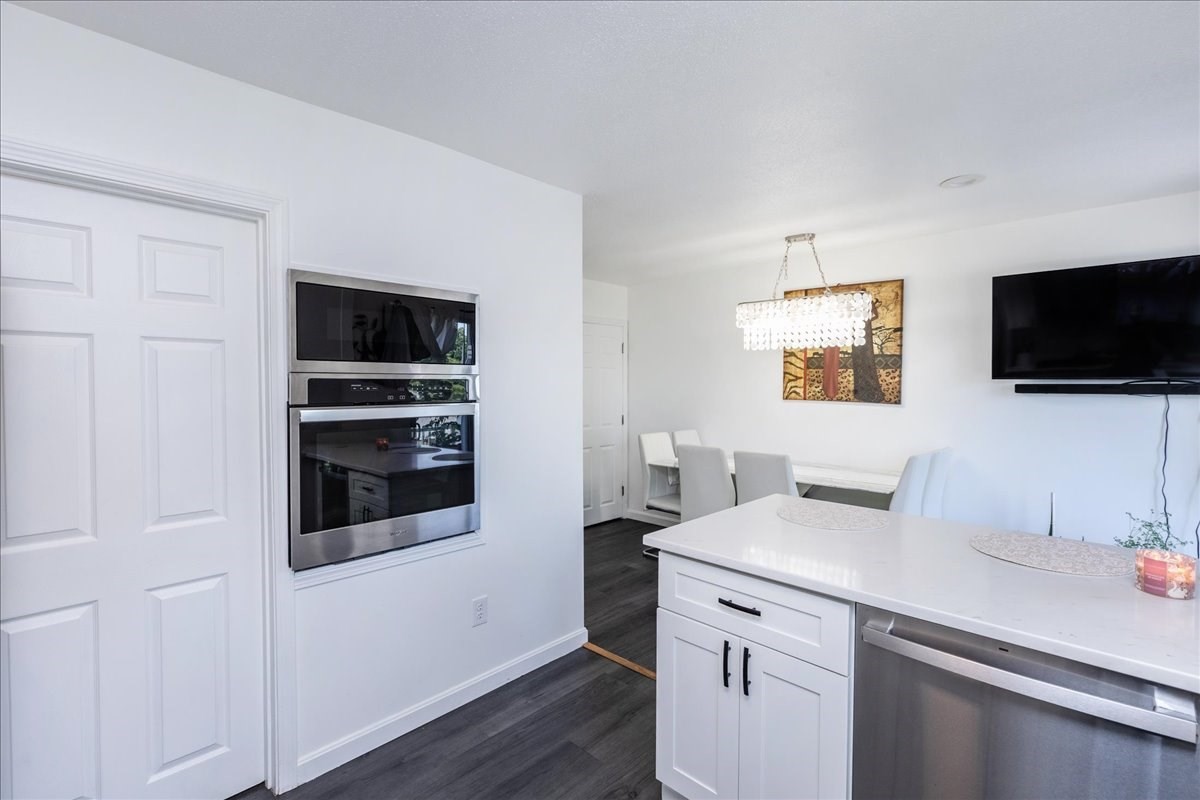 47 Kent St # A Property Photo 11