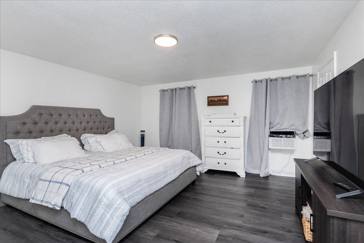47 Kent St # A Property Photo 16