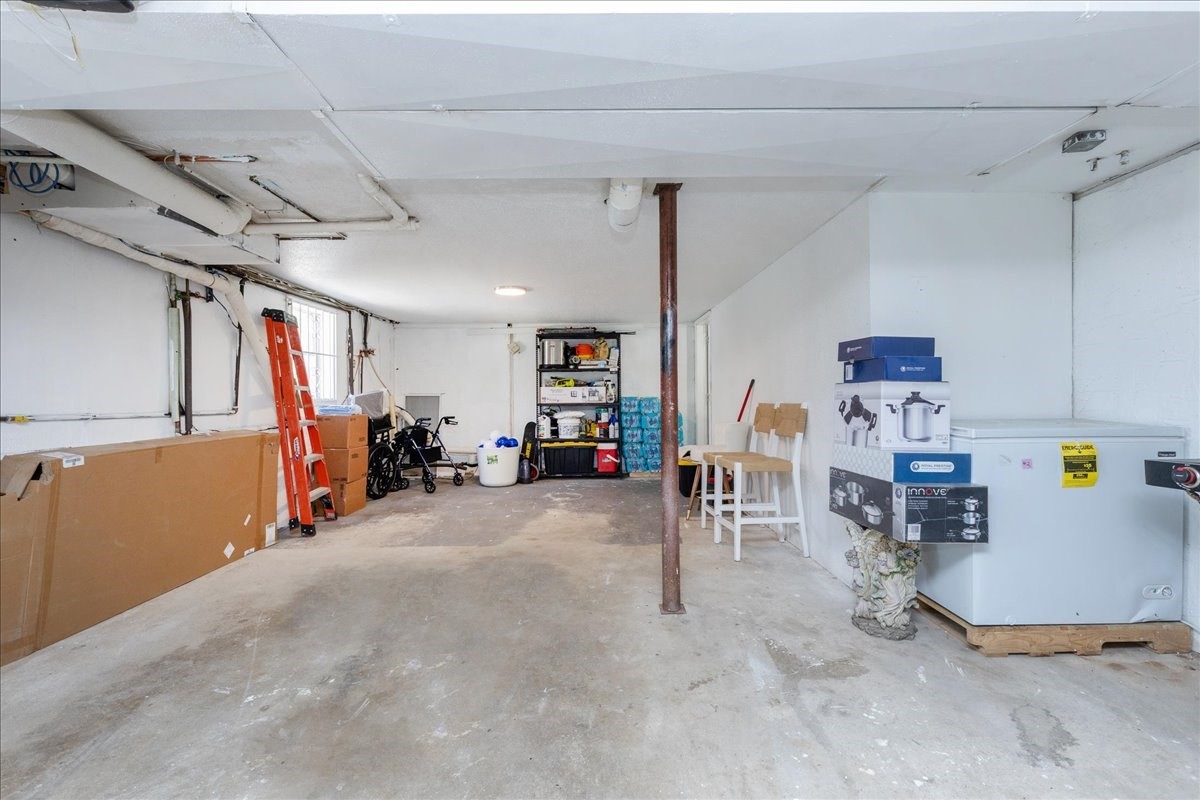 47 Kent St # A Property Photo 24