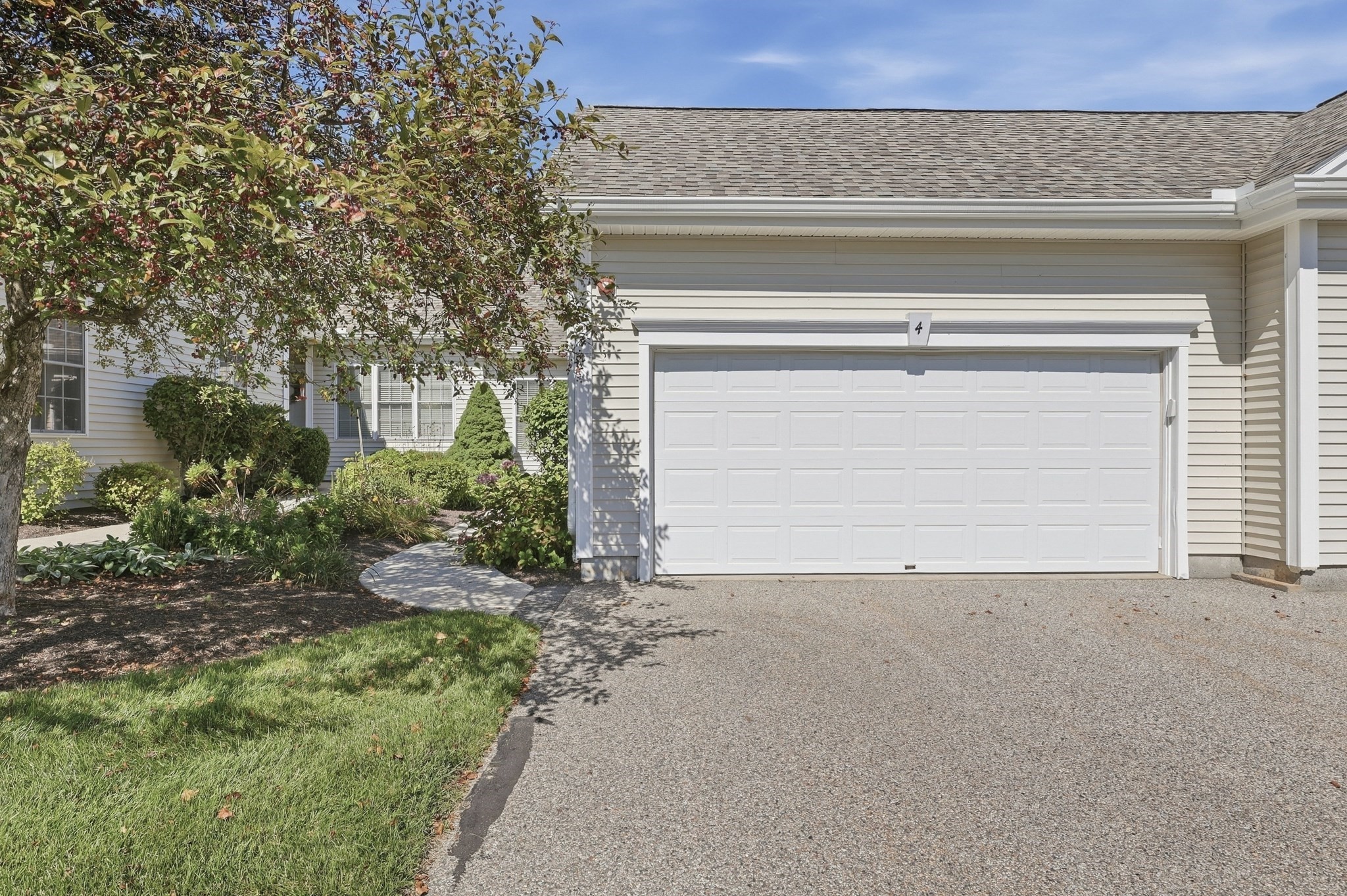 4 Blossom Tree Drive # 4 Property Photo 3