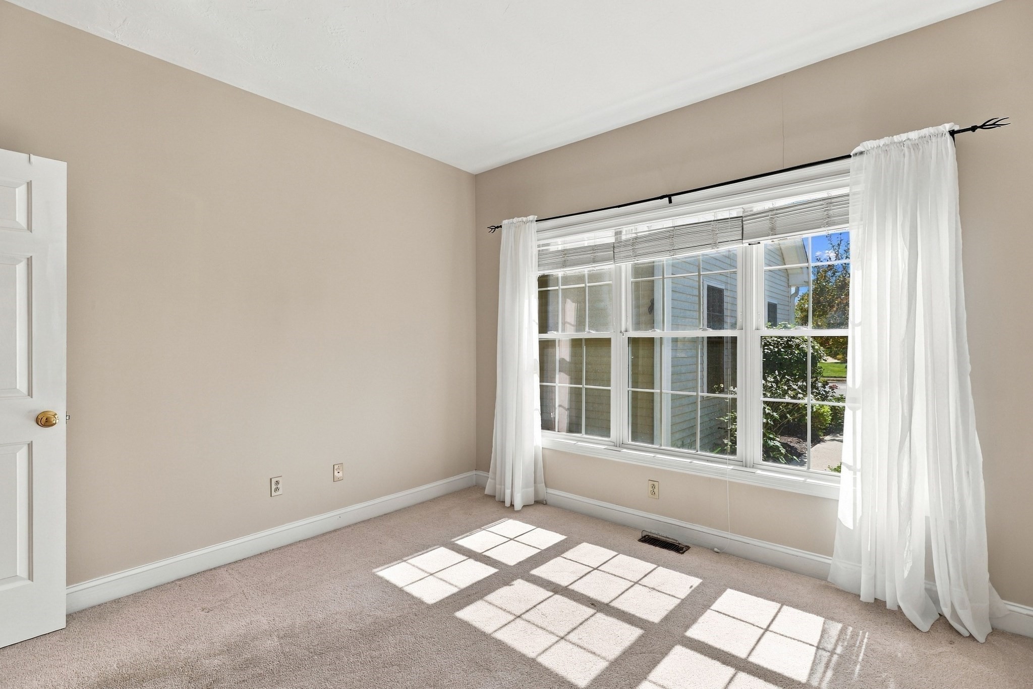 4 Blossom Tree Drive # 4 Property Photo 27