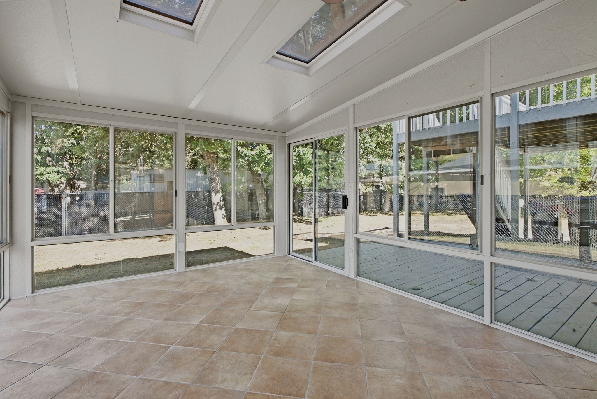 18 Woodland Street Property Photo 24