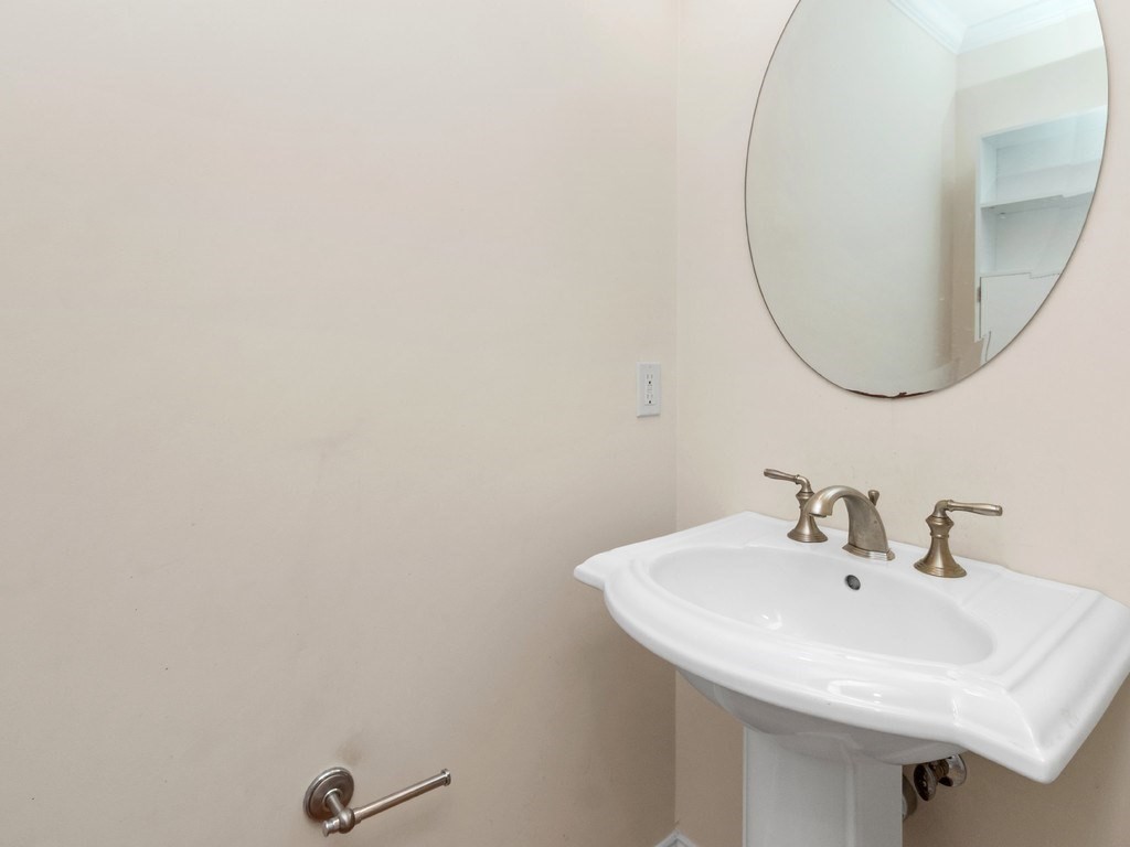 35 Hiawatha Avenue Property Photo 15