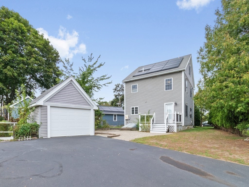 35 Hiawatha Avenue Property Photo 32