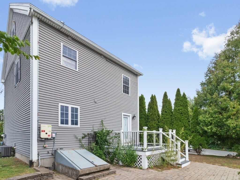 35 Hiawatha Avenue Property Photo 33