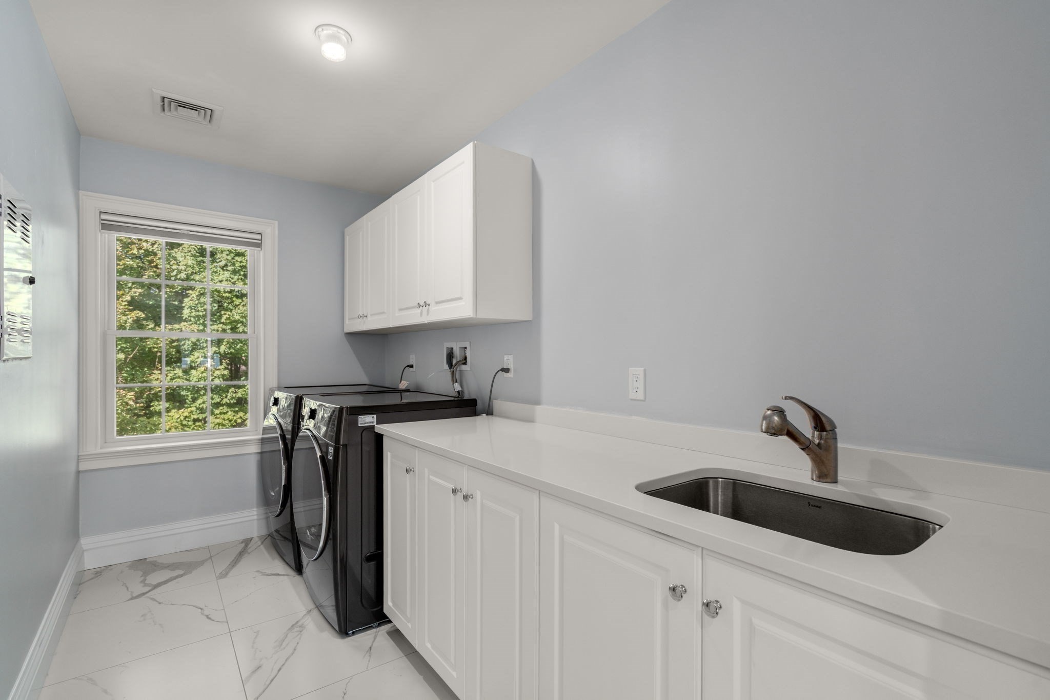 25 Hedgerow Lane Property Photo 33
