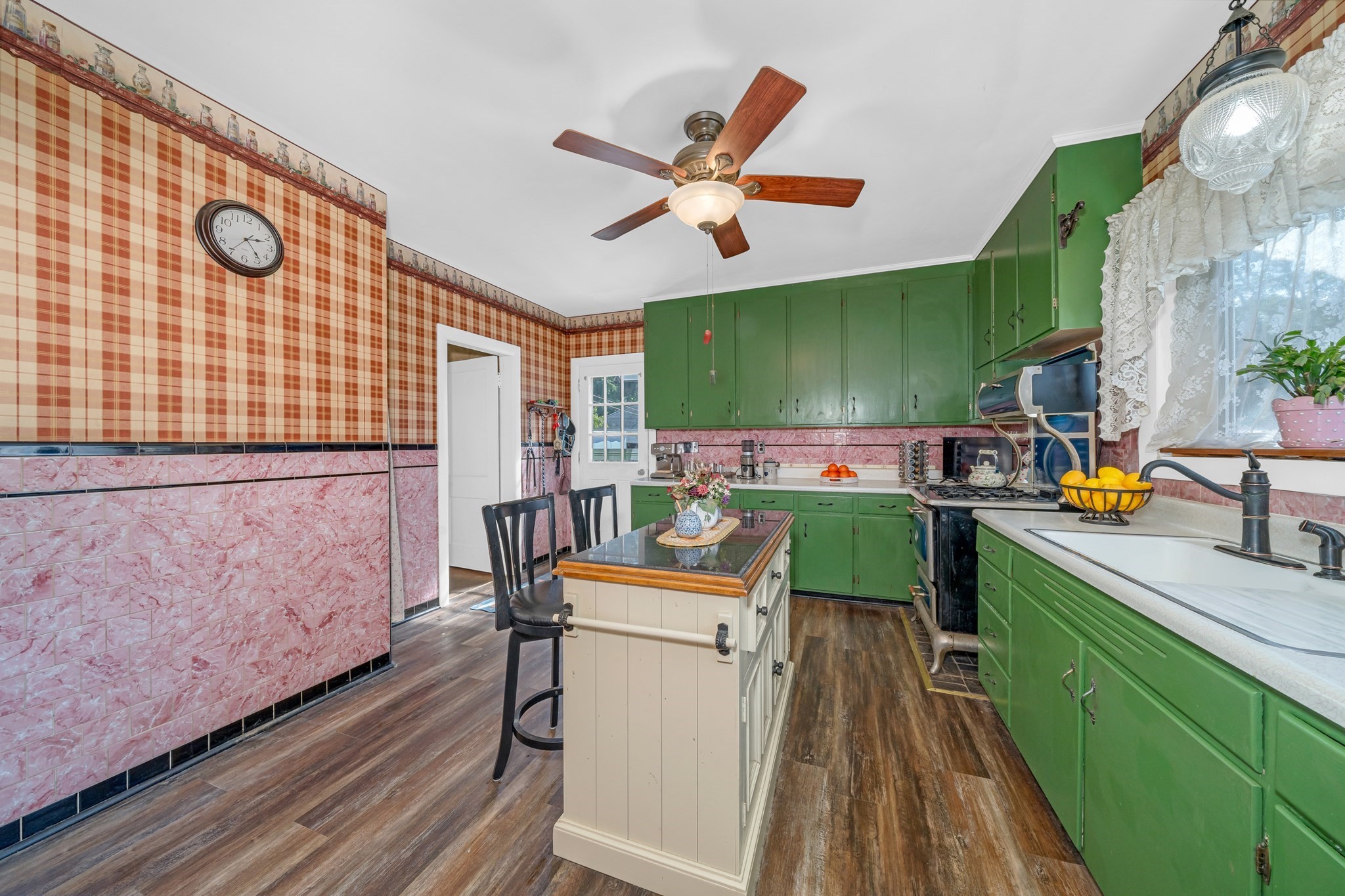 412 Jefferson Avenue Property Photo 13