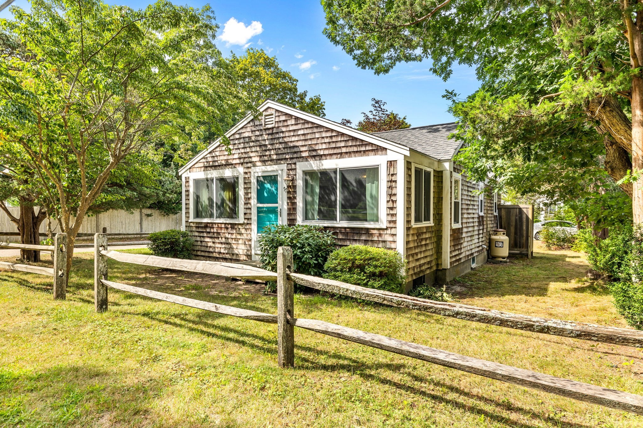 77 Ploughed Neck Rd Property Photo 3