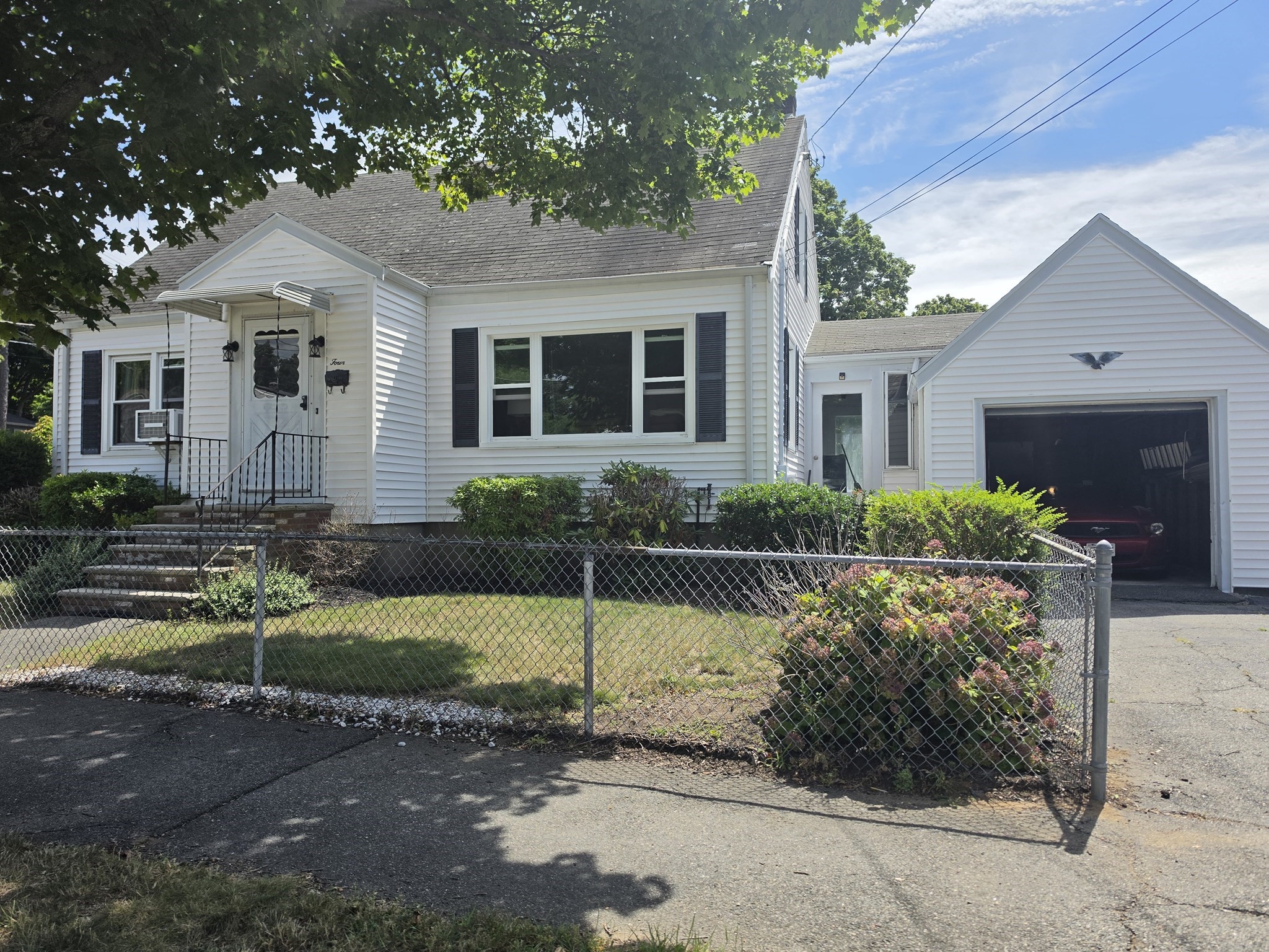 4 Edgemere Rd Property Photo 1