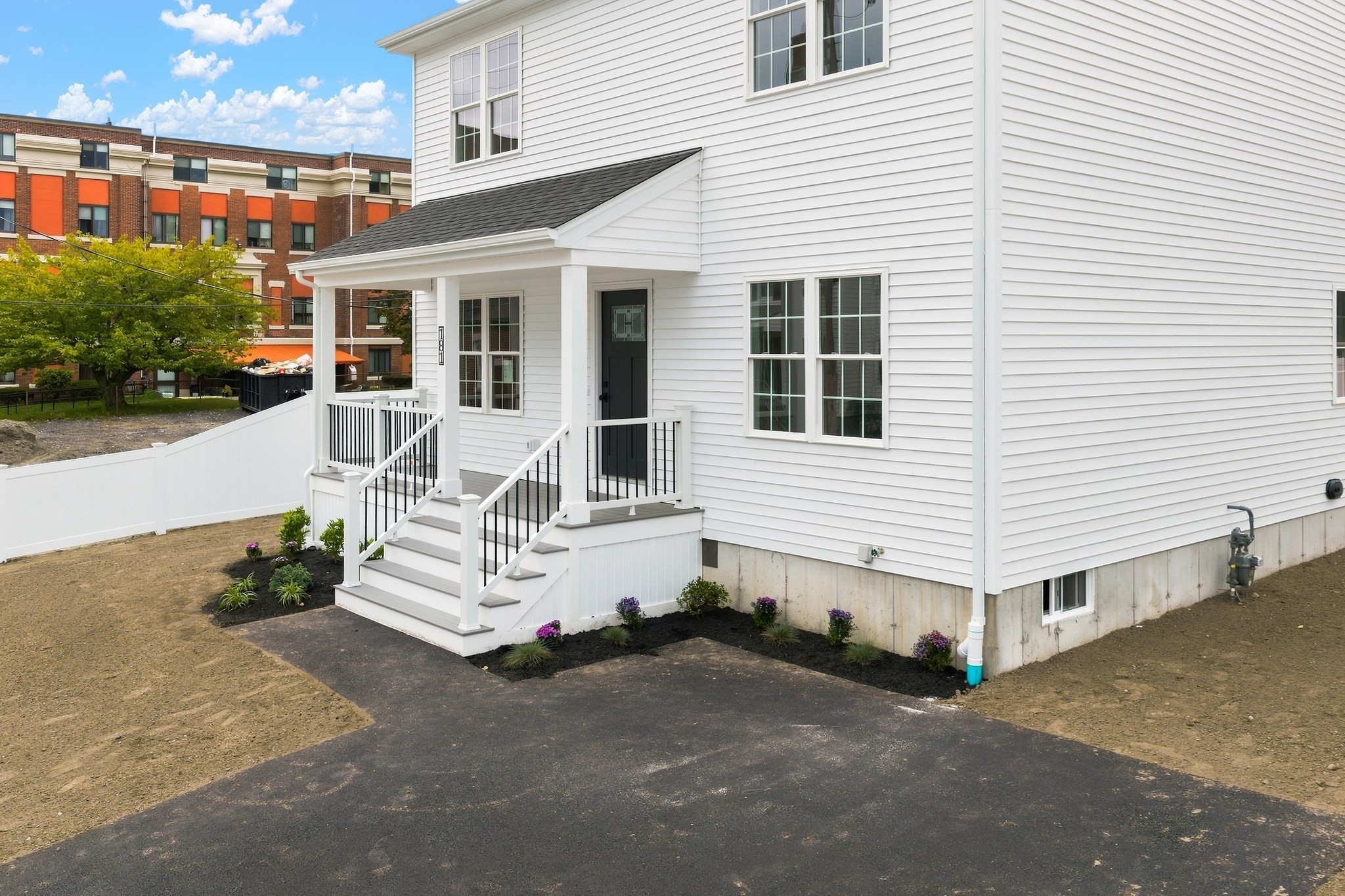 181 Wellington Property Photo 2