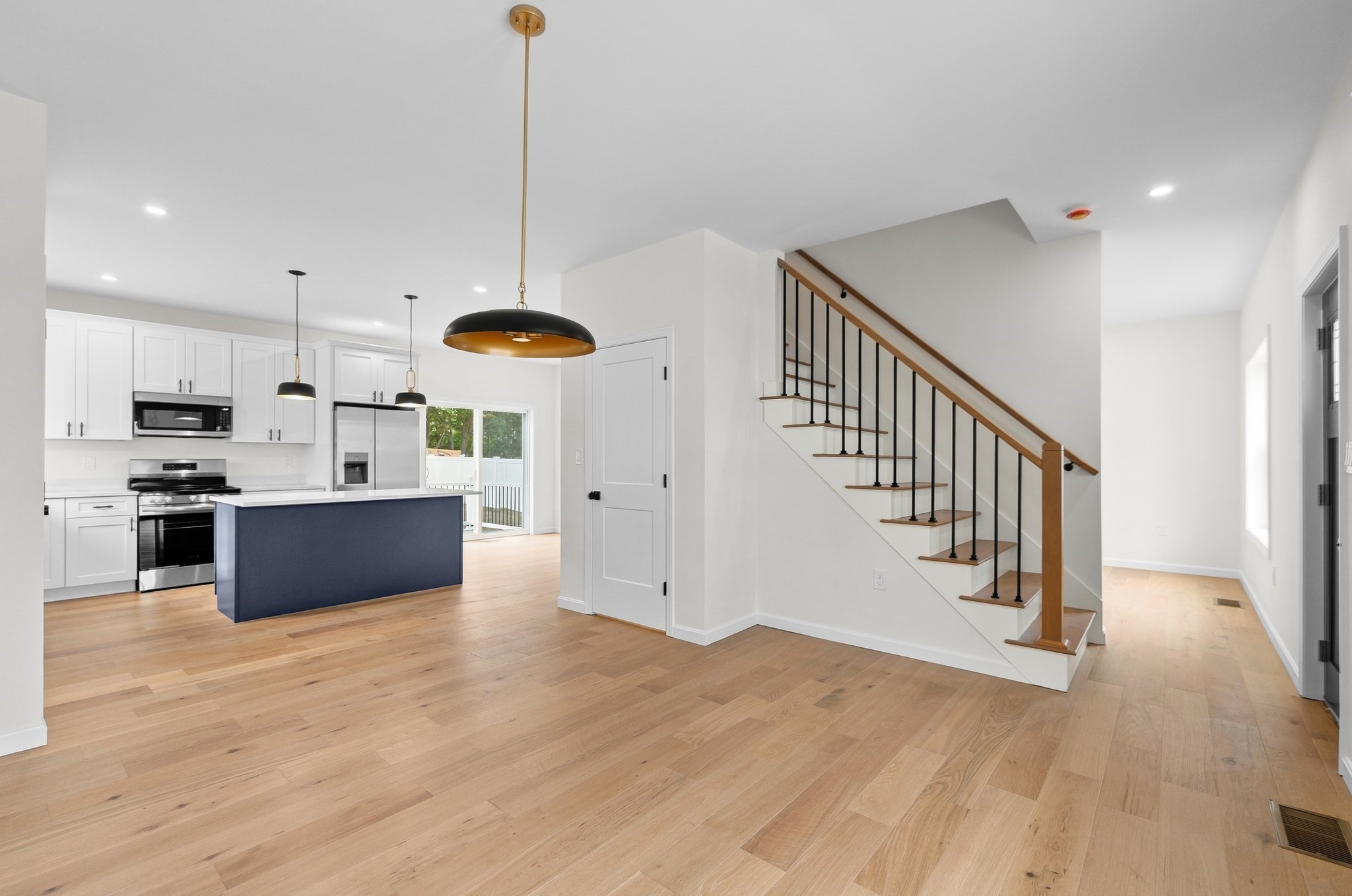 181 Wellington Property Photo 8