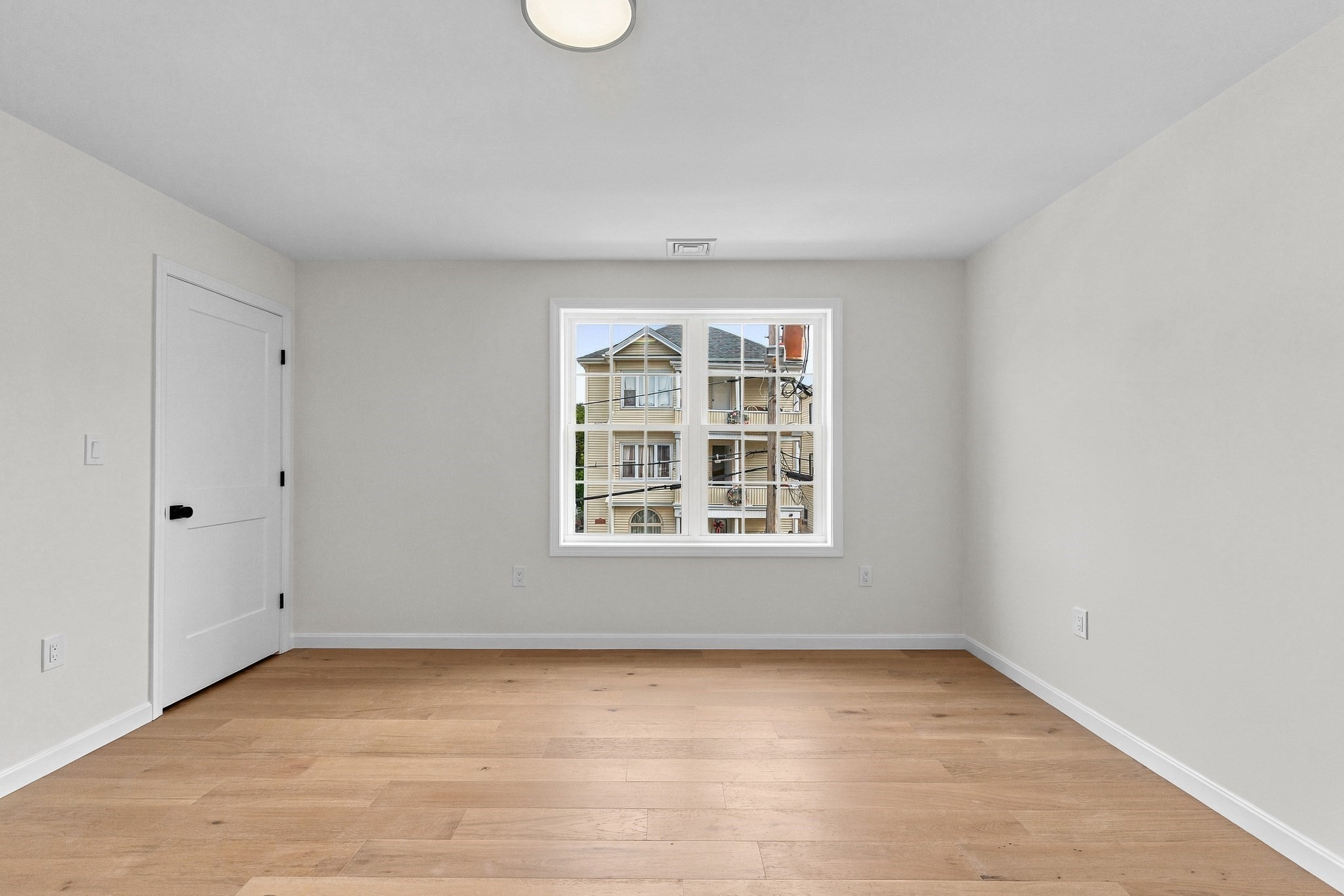 181 Wellington Property Photo 12