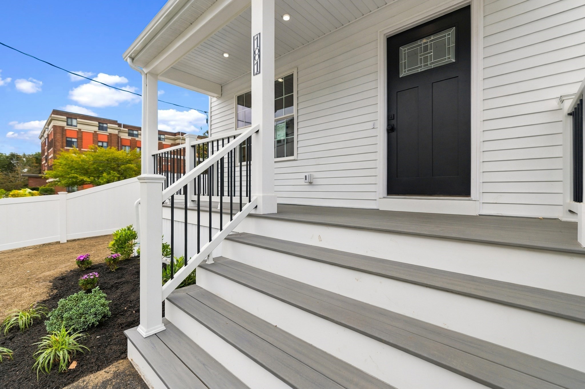 181 Wellington Property Photo 15