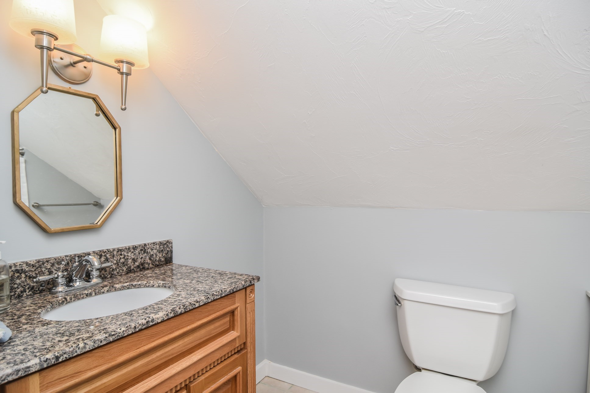 184 Elm St Property Photo 11