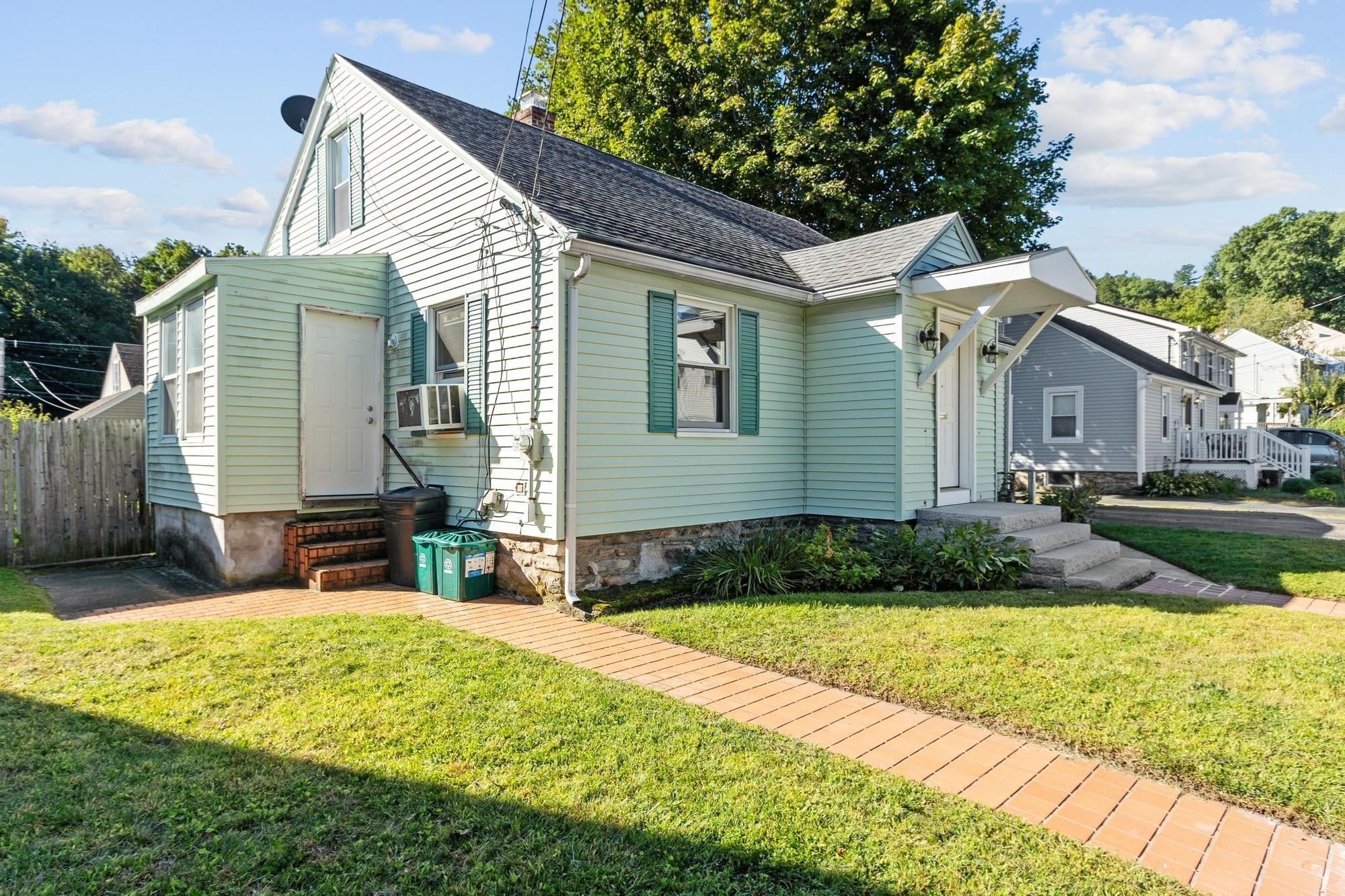 9 Second St Property Photo 3