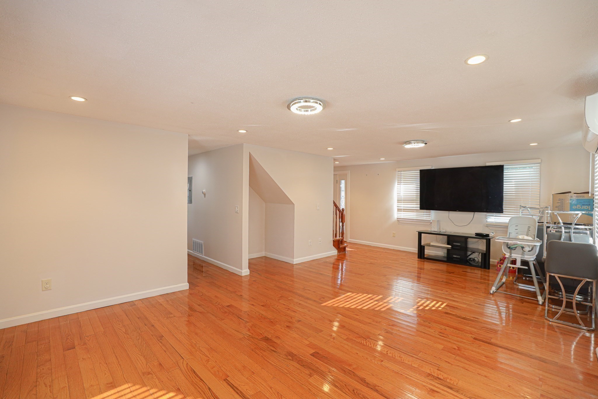 43 Duren Ave Property Photo 8