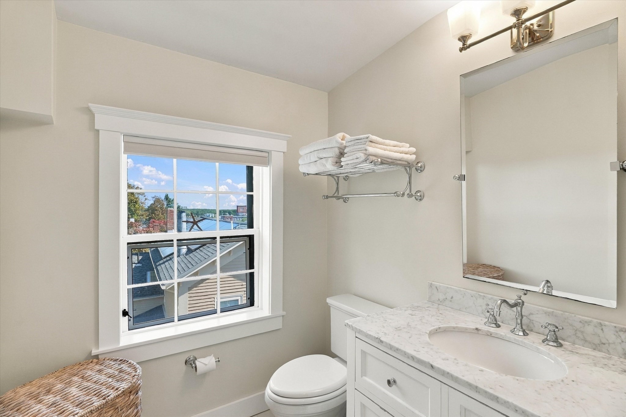 26a Tyng St Property Photo 28