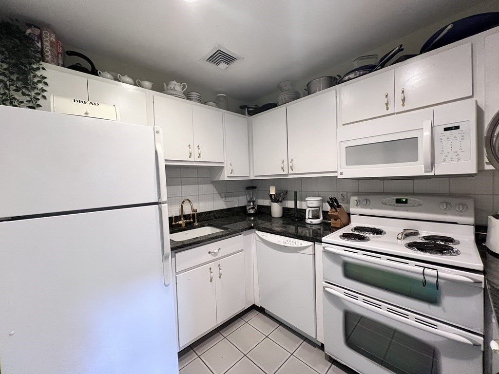 425 Marlborough Street # 2 Property Photo 7