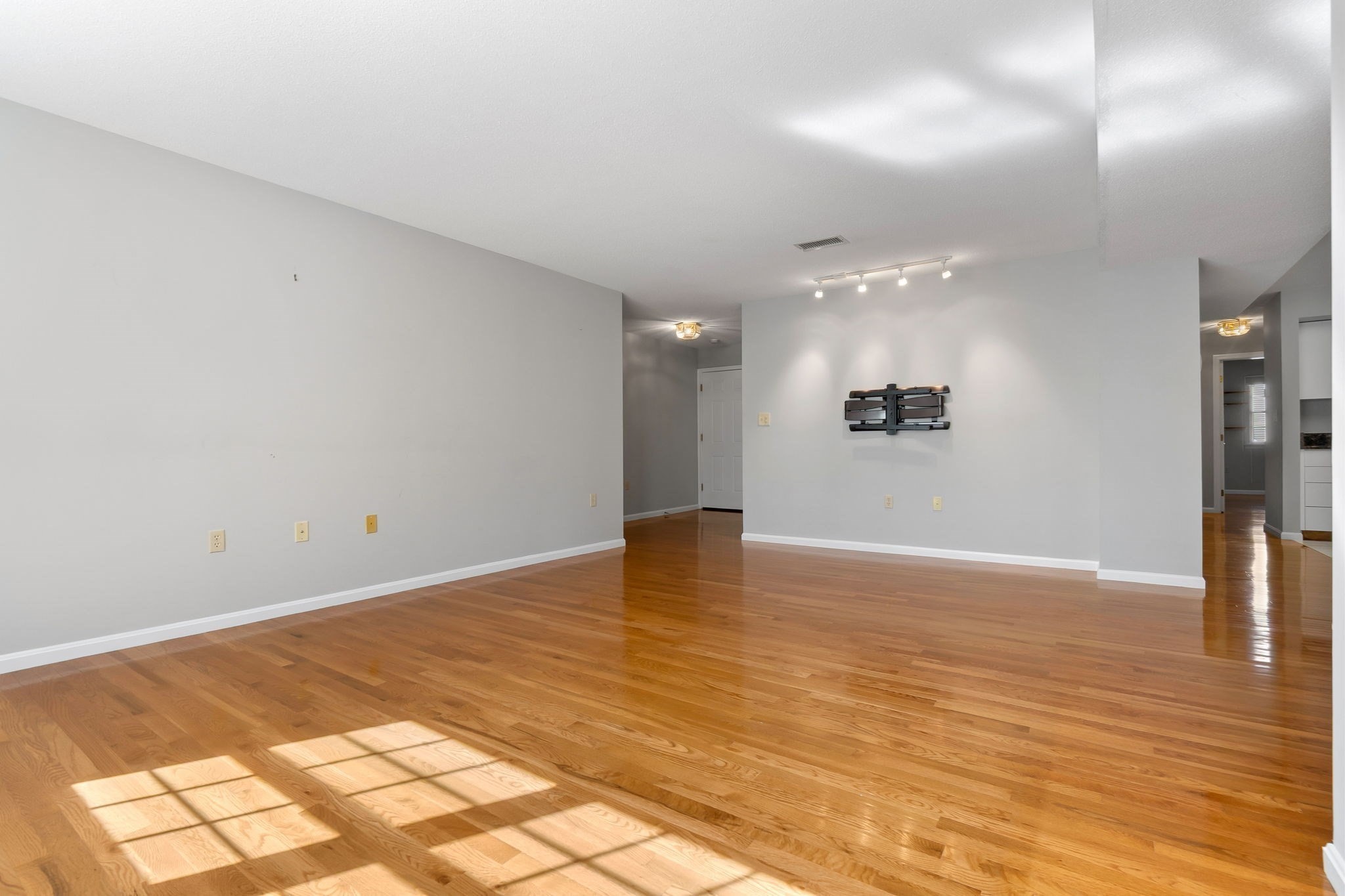 9 Weatherly Drive # 9 Property Photo 5