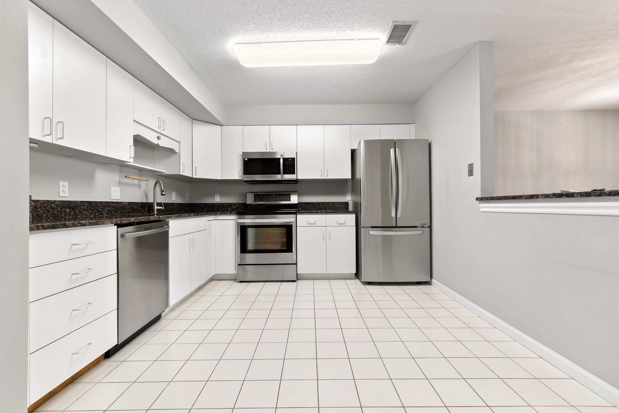 9 Weatherly Drive # 9 Property Photo 11