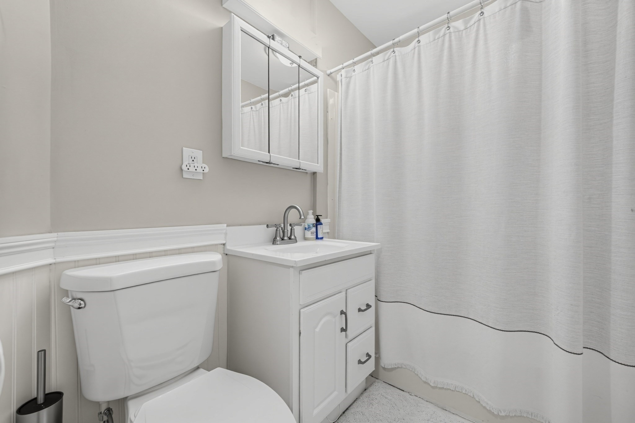 5 Russell Street # 4 Property Photo 8