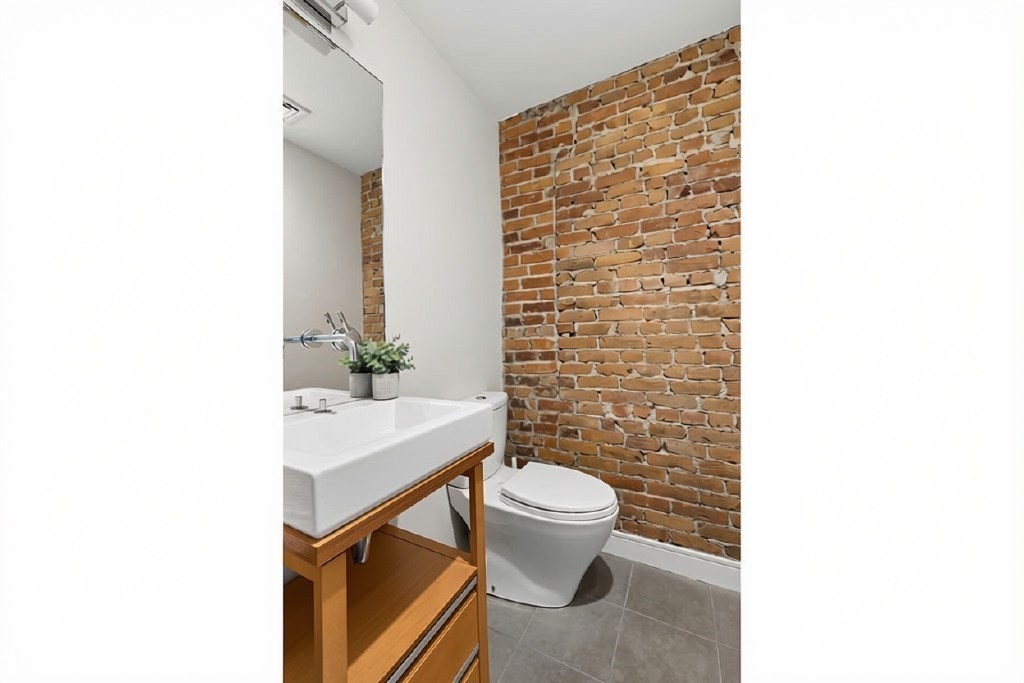 12 Gloucester Street # 4 Property Photo 10